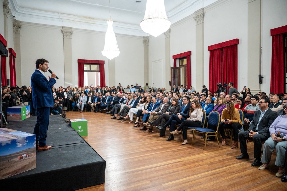 FedericoRBazan1's tweet photo. Presentamos el Plan Quinquenal para el Desarrollo Minero 2026-2030, una hoja de ruta estratégica que marca el rumbo para La Rioja. 

Asumimos el desafío de liderar este proceso poniendo en valor nuestros recursos estratégicos para impulsar inversión, empleo y crecimiento. https://t.co/wGMtwJDmBY