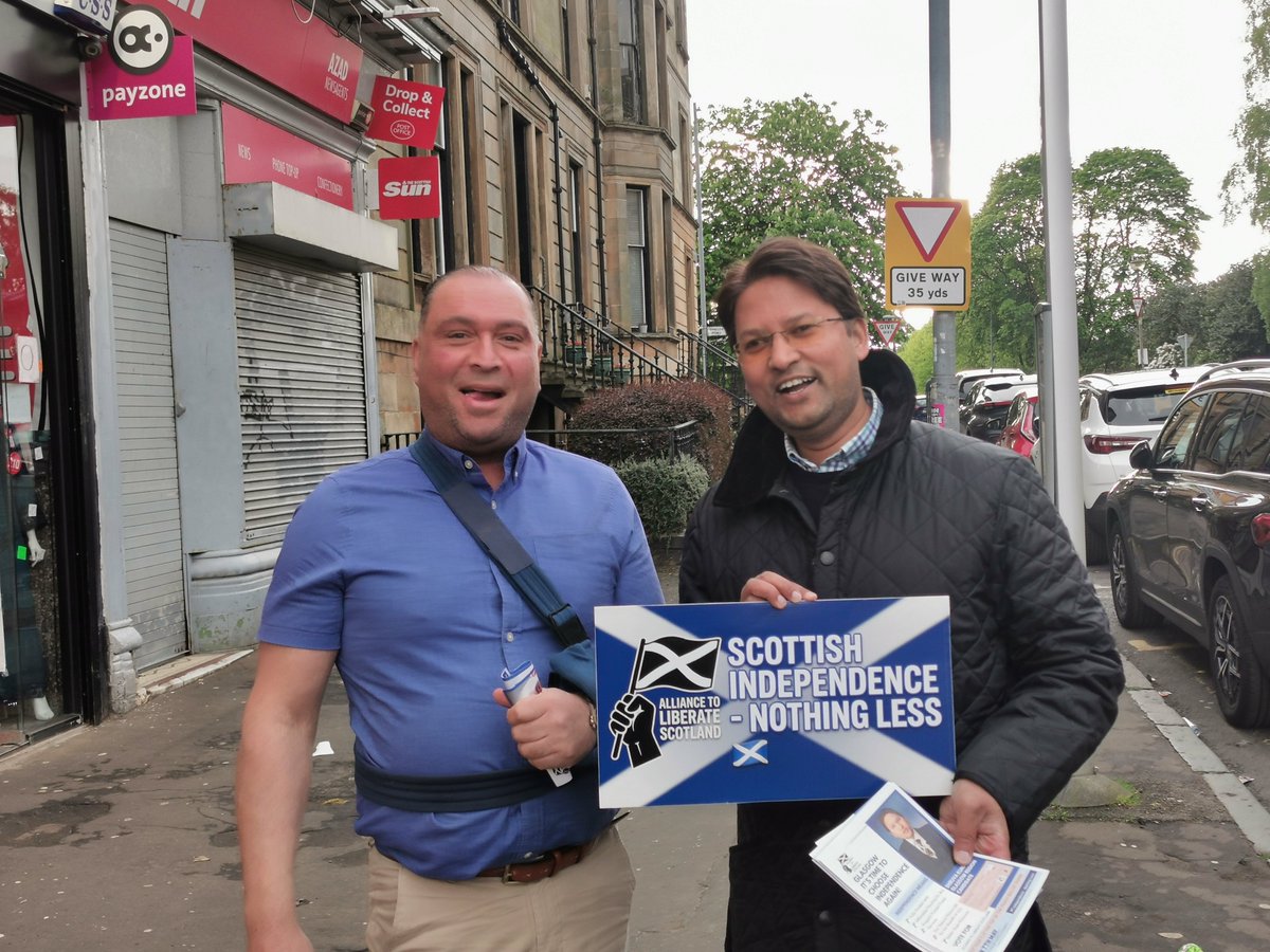 Dhruva4Alba's tweet photo. Good to see our indy friends campaigning for every vote to secure Scottish Independence.
The second vote for the Alliance to Liberate Scotland is a step forward in achieving independence🏴 .
#SECONDVOTE #tommy4glasgow #glasgow #independence #dhruvakumar #IndependenceMatters #Scotland2026