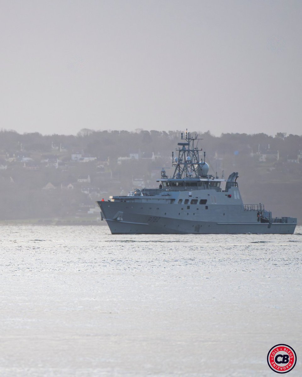 MarineNationale's tweet photo. #Colsbleus | Jean Tranape, engagé à 22 ans dans le Bataillon du Pacifique, s’illustre de Bir-Hakeim à la libération de Toulon.
Aujourd’hui, la Marine nationale lui rend hommage : un patrouilleur outre-mer porte son nom.
👉 À lire : https://t.co/Q3nxcUv6D5 https://t.co/WUjJvr1bH7