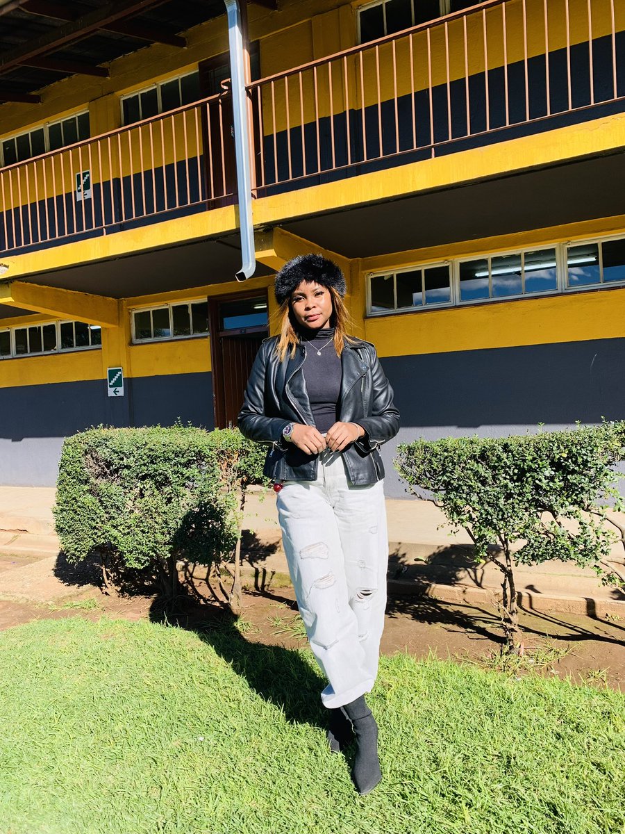 MableBusi's tweet photo. Gentle Glow 🥺 No makeup whatsoever🥰❤️ #ootd #ootdsa #teacherlife #southafrica https://t.co/LDOV1p1dbp
