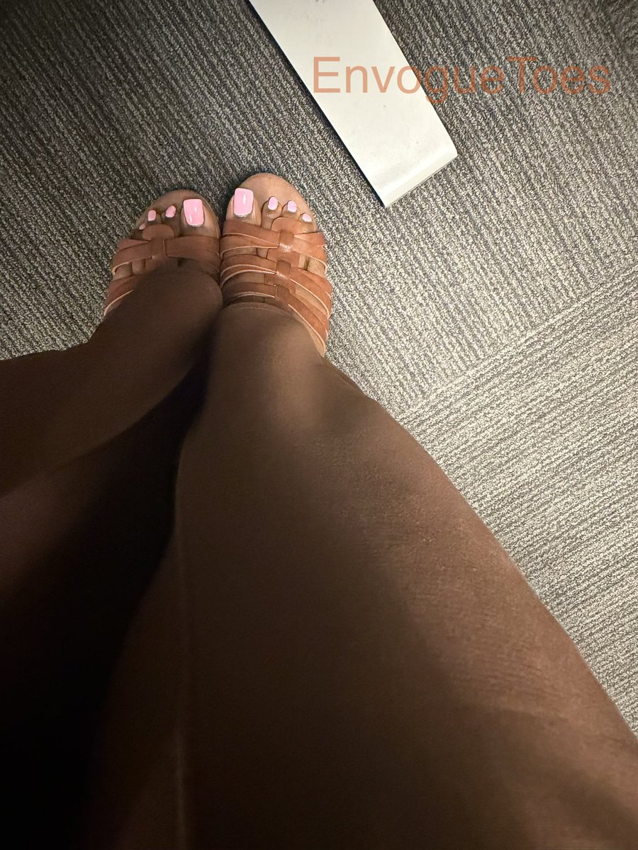 EnvogueToes's tweet photo. @rt_feet https://t.co/n0JmM2mGEp
