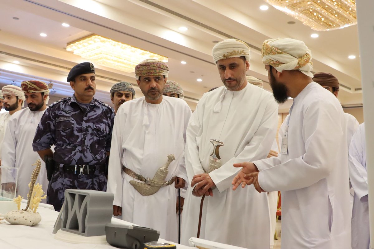 Suwaiq33's tweet photo. تحت رعاية سعادة محافظ شمال الباطنة وبحضورسعادة الشيخ والي السويق اقيمت ندوة صفحات من التراث البحري المروي لولاية السويق الماضي التليد والحاصر السعيد . https://t.co/3nIgtnaJX0
