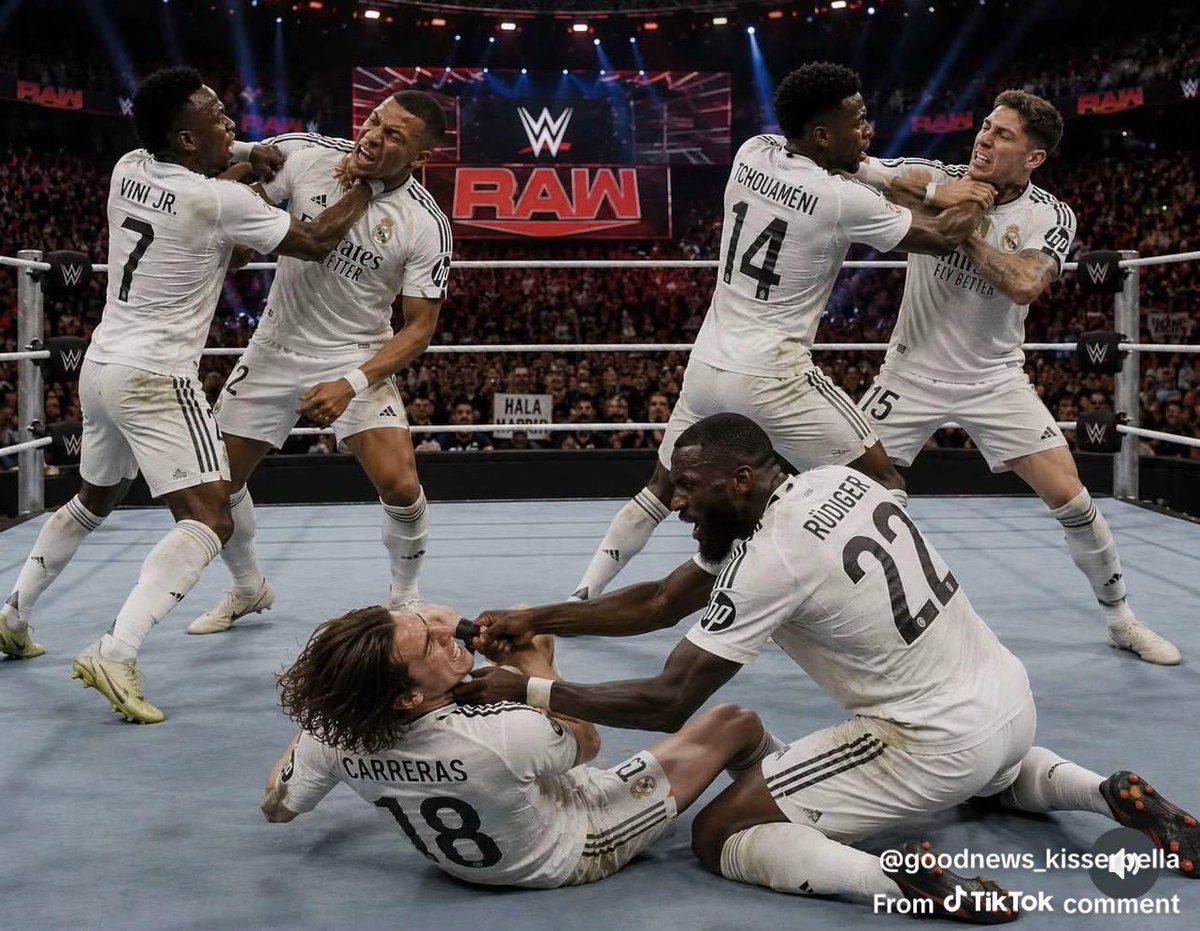 vicky_wallex's tweet photo. Wwe😂😂                                            One family 🤗😊 https://t.co/gSu21Vng7E