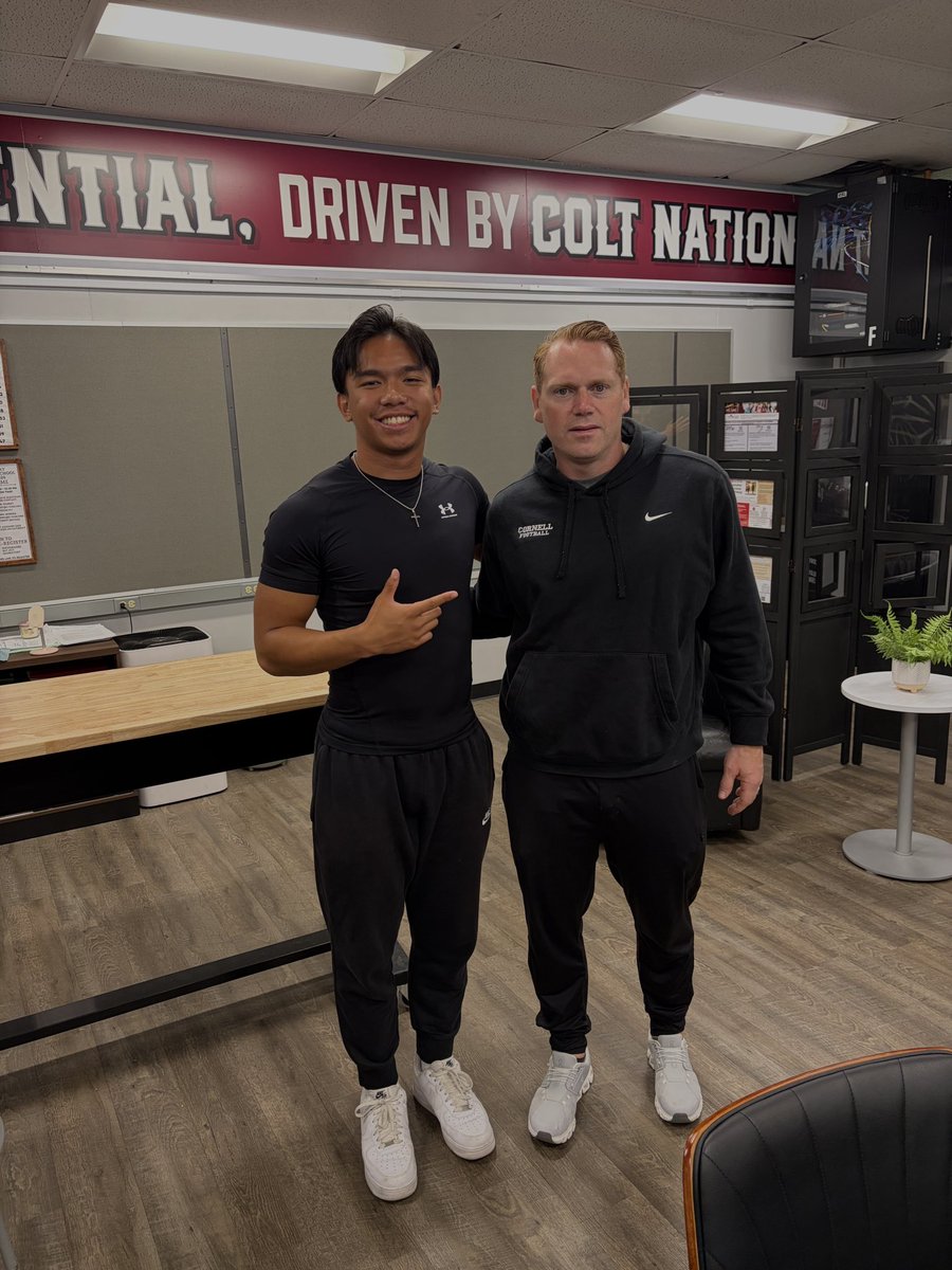 GatsbeeGum's tweet photo. Big Shoutout to @DanSwanstrom for coming out to see me! I appreciate the love and support coming from @BigRed_Football! 🐻🔴 @TerryUrsin @Sean_Reeder @CoachCW3 @covina_school @CovinaAthletics https://t.co/9BXDnKsjZt
