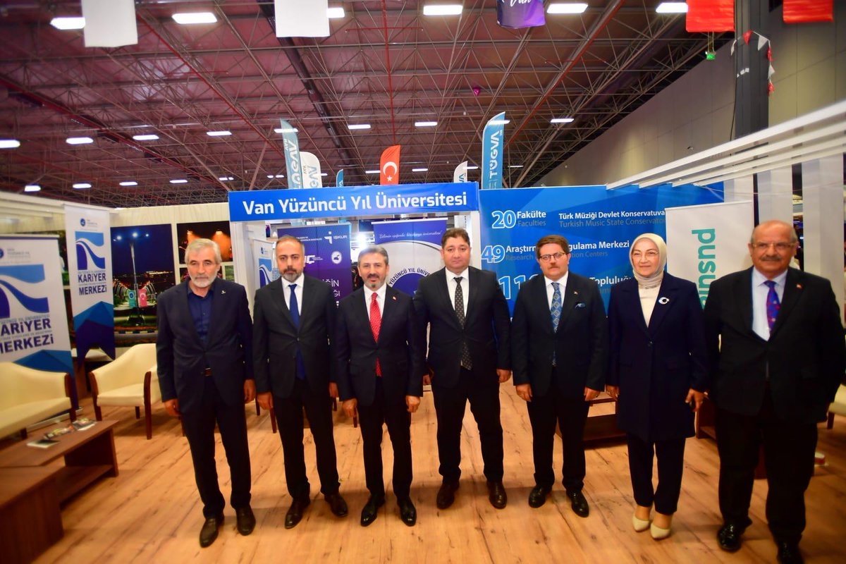 VAN YYÜ tweet media