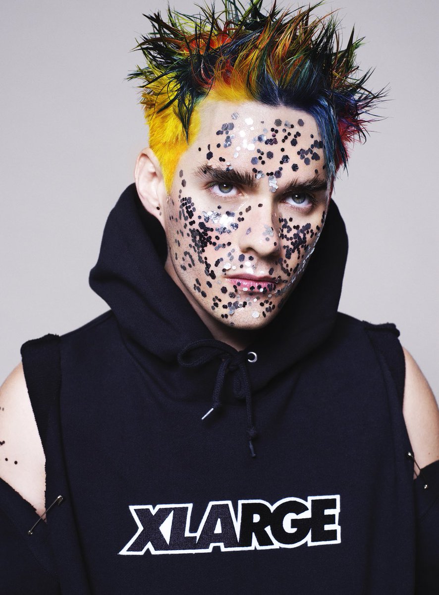 racheIaIi's tweet photo. no bc he served so much editorial cunt here i forget it’s awsten knight https://t.co/MdsIO02bvA
