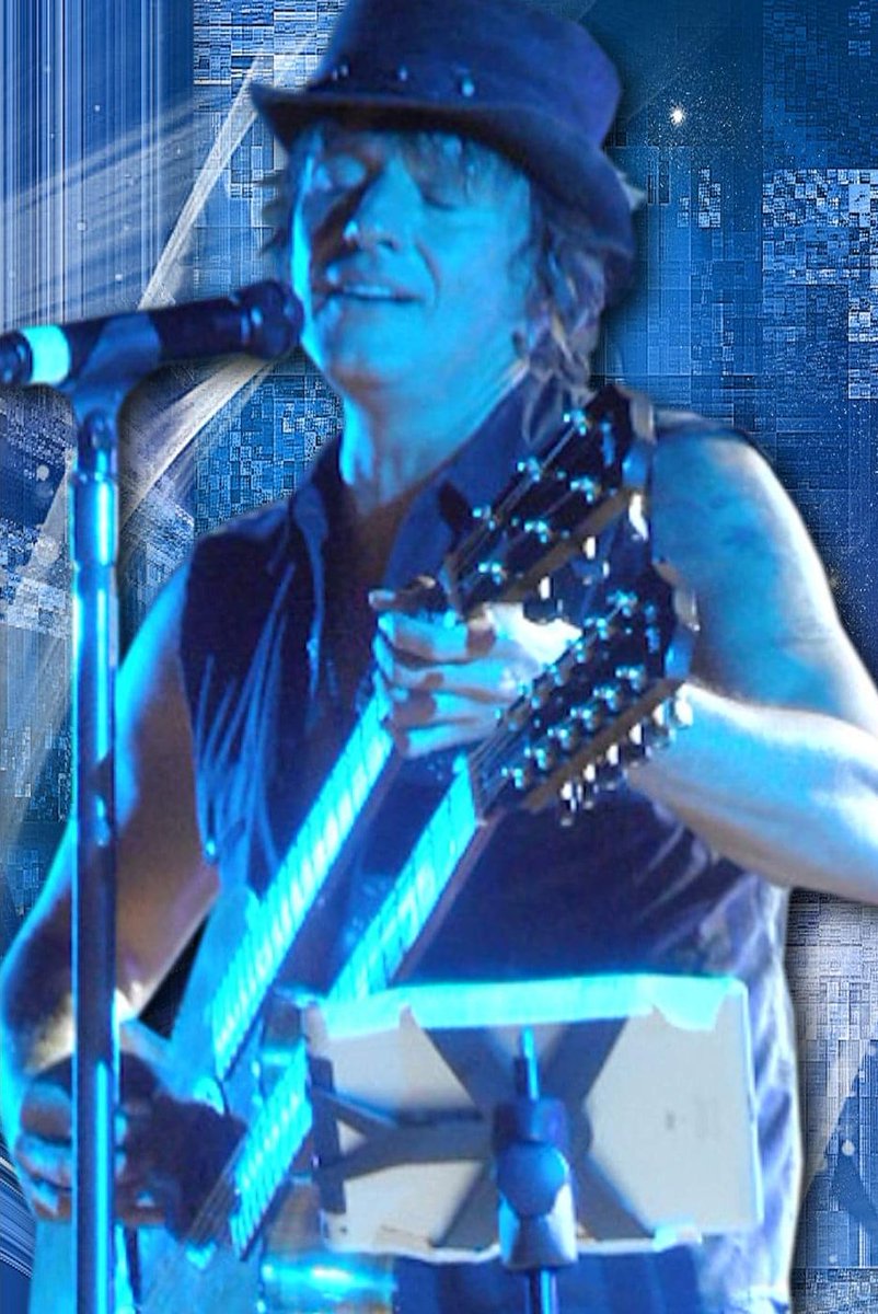 FlaviaMiatto's tweet photo. @manuelamariazbb @teeni67 @Julianna_BJ @monikaug22 @DoleschalBarbel Checking Twitter just now my fabulous Ladies.
Hope you've all had/are having an awesome Thursday! 
Had a pretty good day, now just relaxing n' enjoying a peaceful evening... 
See you here on #TweetVille 🙋🏻‍♀️🎸🎶 https://t.co/Za64RdO1jI