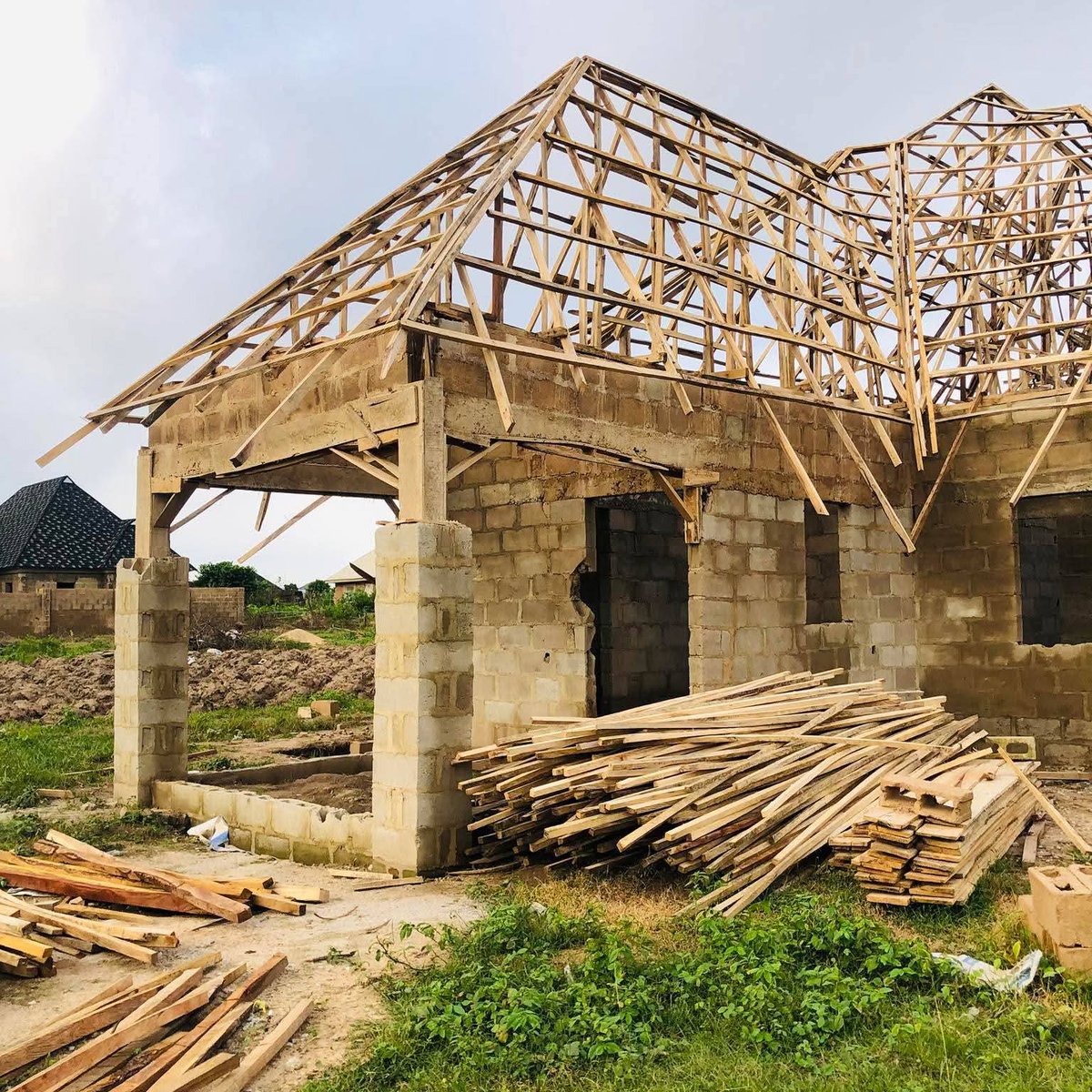 BSAT_Properties's tweet photo. IF YOU WANT TO BUILD YOUR OWN HOUSE AND YOU EARN LOW SALARY, DO THESE THINGS

Many people believe building a house is only for rich people.

No.

Yes, money is important in construction… but discipline and planning are also powerful.

Because truthfully, many people earning average salaries have built houses gradually through smart decisions and patience.

So if your salary is low and you still dream of owning a house someday, read this carefully 👇

First of all…

STOP WAITING FOR “BIG MONEY” BEFORE YOU START PLANNING.

One mistake many people make is believing:
“When I become rich first, I will start thinking about building.”

Meanwhile, years keep going.

Start planning with the little you have.

Because house projects usually start from:
- Financial discipline
- Land purchase
- Small savings
- Long-term consistency

Not sudden miracle money.

Second 👇

BUY LAND FIRST.

Land is the foundation of most building dreams.

Even if construction will take time, securing land early is a big step forward.

Because land prices rarely go down.

And honestly, many people regret not buying land earlier when prices were still affordable.

Third 👇

BUILD IN PHASES.

Forget pressure from social media.

You do not need to complete duplex within one year to prove anything.

Some people build:
- Foundation first
- Fence later
- One room first
- Roofing later

And gradually, the project grows.

Construction is not competition.

Fourth 👇

AVOID UNNECESSARY EXPENSES.

This one is painful but important.

Some people spend heavily on:
- Excessive enjoyment
- Expensive gadgets
- Impressing people
- Lifestyle pressure

Meanwhile they keep saying:
“Building is impossible.”

Small savings done consistently over years can become serious construction money.

Fifth 👇

LEARN BASIC BUILDING KNOWLEDGE.

Understand:
- Material estimation
- Construction stages
- Cost planning
- Good workmanship

Because lack of knowledge can make people waste money easily during construction.

Sixth 👇

WORK WITH TRUSTED PROFESSIONALS.

Do not chase “cheap cheap” everywhere.

Wrong supervision can create:
- Material wastage
- Structural problems
- Rework expenses

A good engineer or builder can actually help you save money long term through proper planning.

Seventh 👇

CREATE EXTRA SOURCE OF INCOME.

Salary alone can be difficult for building projects in this economy.

Learn:
- Side hustle
- Freelancing
- Digital skill
- Small business

Because additional income can speed up your project gradually.

And finally 👇

BE PATIENT WITH YOURSELF.

Many completed houses today took:
- 5 years
- 10 years
- Even longer

But consistency completed them.

Don’t kill yourself comparing your journey to others.

Some people inherited money.
Some got support.
Some are using loans.
Some are still struggling silently.

Move at your pace.

Because at the end of the day…

A slowly completed house is better than permanent rent frustration with no long term plan.

© abtechconstructionlimited