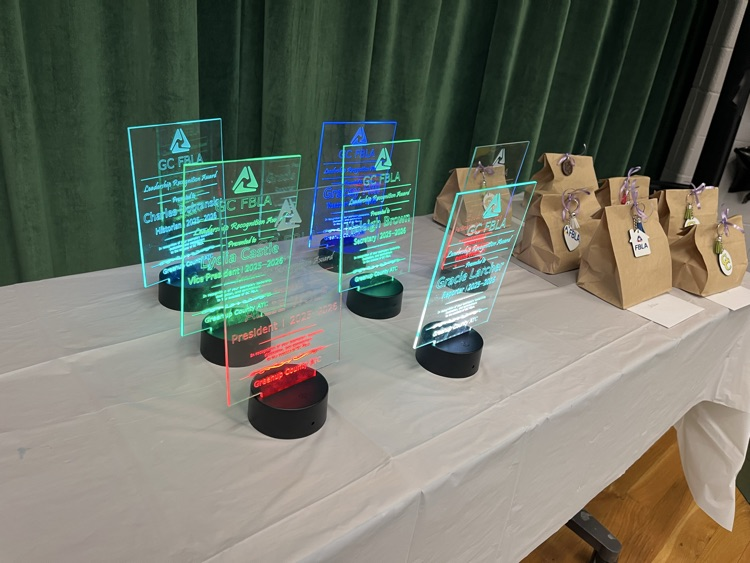 AtcGreenup's tweet photo. FBLA AWARDS...they look
AMAZING!  Way to go, ATC Market &amp; Mrs. Wellman!!!! @GCATCFBLA1 https://t.co/KMwKUVeIUk