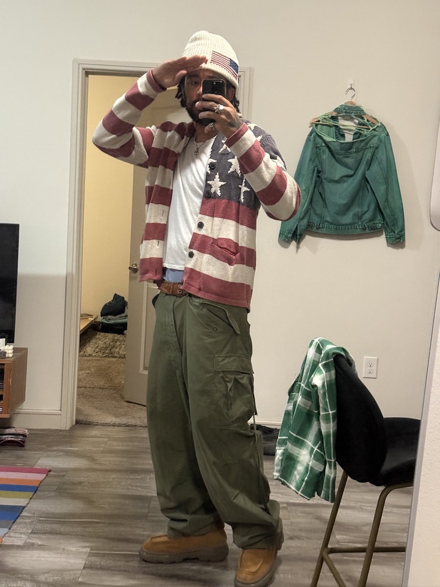 YES I’M COMMITTING FRAUD tweet media