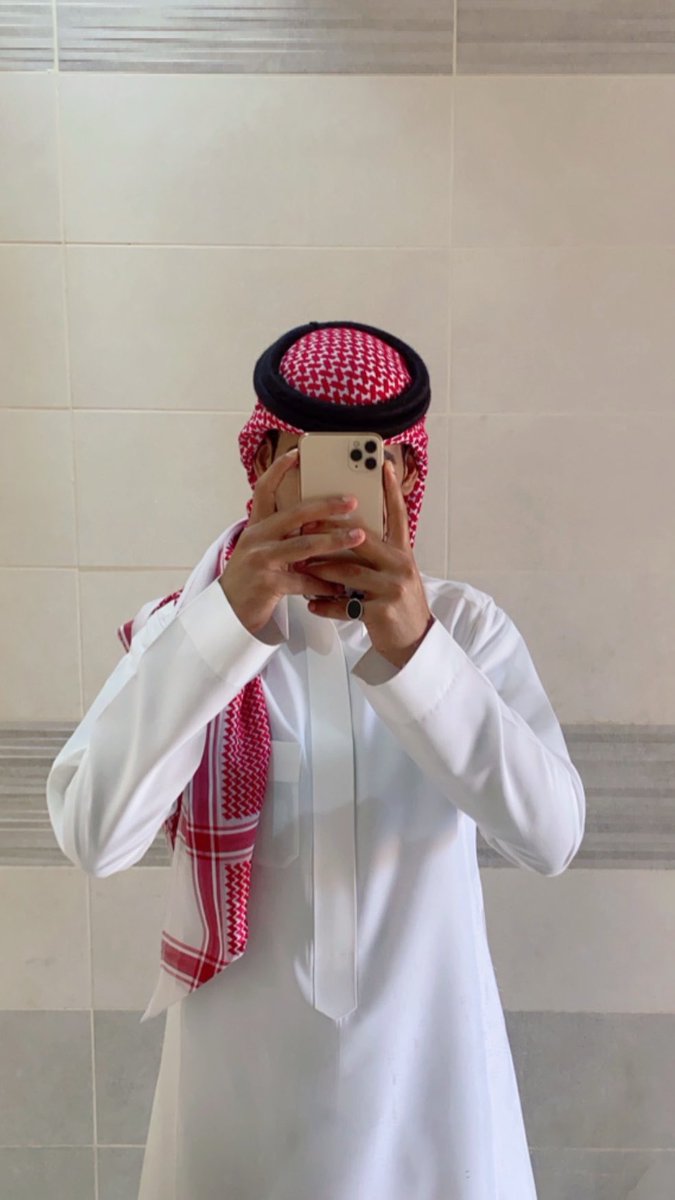 zo6il's tweet photo. خذيت قسمي من غرابيل الايام 
واخذت من بعض المخاليق عبره
-
وعرفت انك حلم من ضمن الاحلام 
تزوني بـ اليـل وتغيب من بكرهه https://t.co/DYTzWgwyHJ