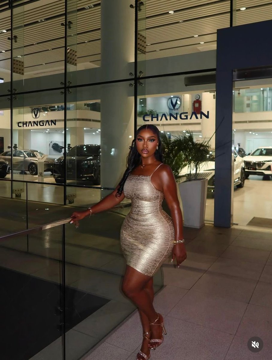 Luxurious Sexy Strap Bandage Dress🔥🥰

Size S M L fits  XL
Price 70,000
High Quality‼️