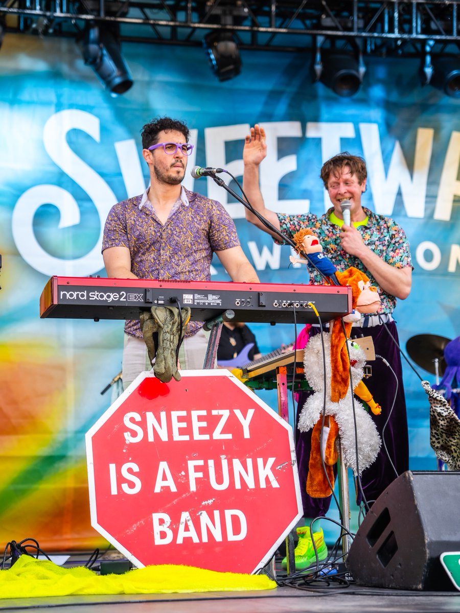 420fest's tweet photo. Absolutely no bad vibes with @SneezyMusic. They brought the party, the funk, and kept the energy high from start to finish and had the whole crowd jammin. Who else was there movin and groovin with them? https://t.co/sedM6zmJRv
