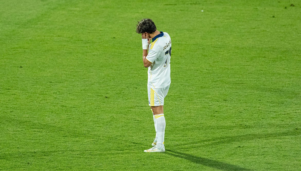 يوسف #بطل_الدوري 20🏆 tweet media