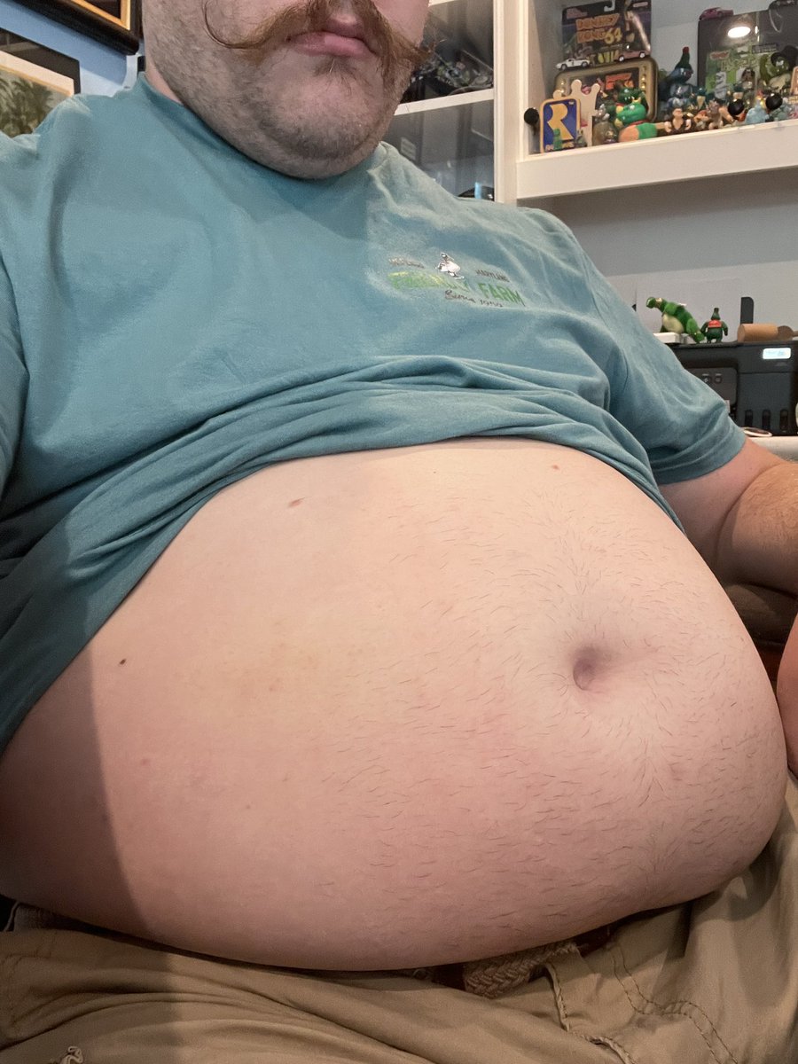 stal459's tweet photo. There’s a belt under there https://t.co/zGNgENep3z