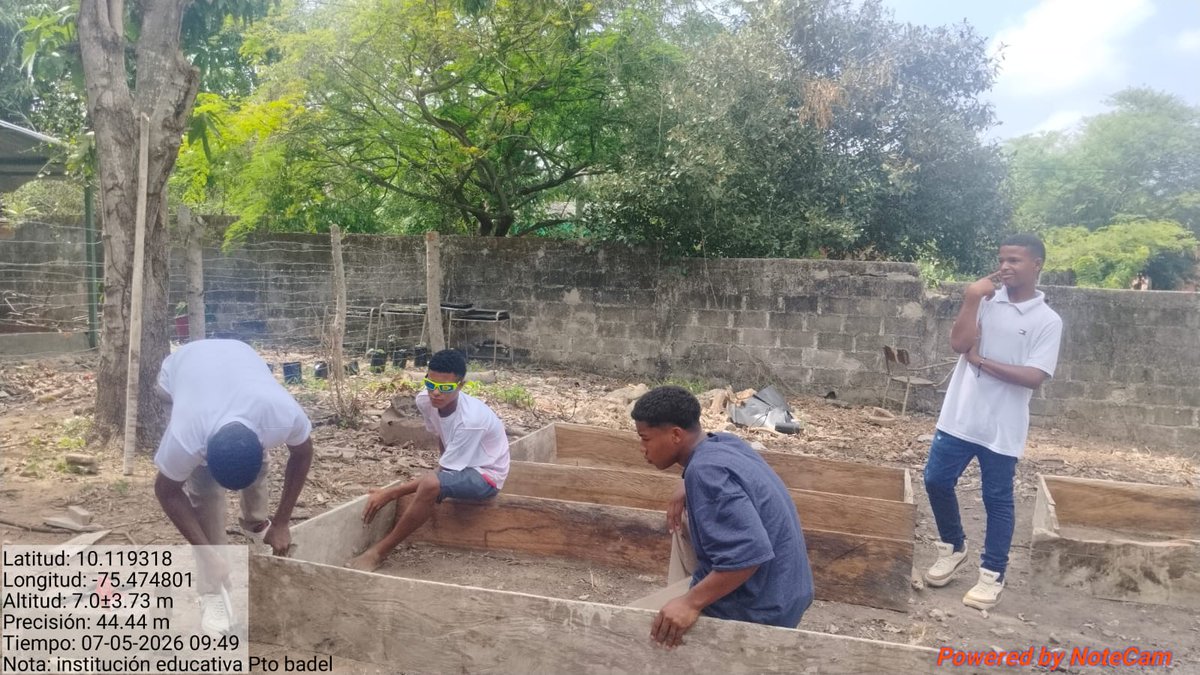 sandratorres01's tweet photo. El Centro Agroempresarial y Minero de Bolívar, con Fundación Canal del Diques, Compes y CIAT, implementa granjas en 10 colegios del programa de articulación media. ¡Fortaleciendo formación en agroemprendimiento! https://t.co/zDgo94AECX