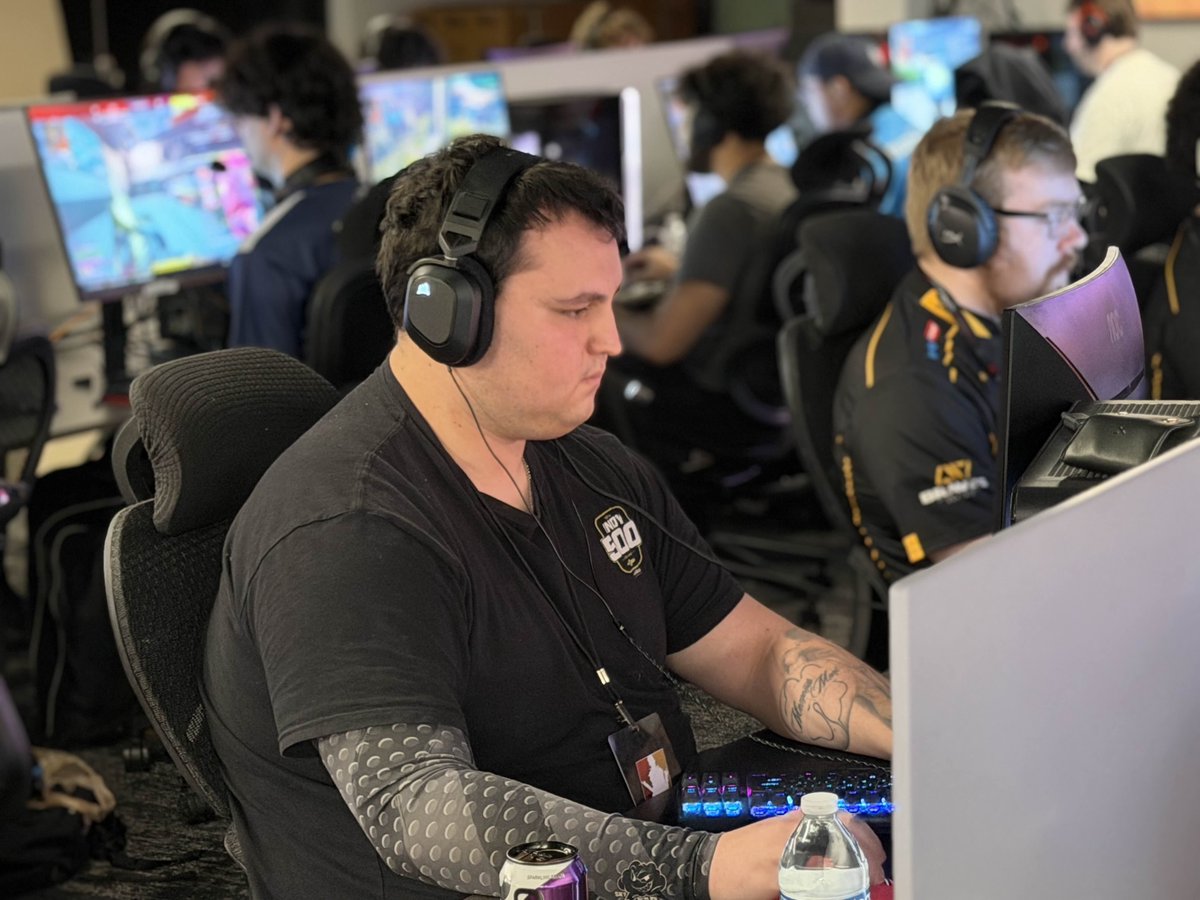 OctaneCollege's tweet photo. ICYMI: We just wrapped our DEBUT LAN Championship, LIVE from Cincinnati, OH! 🔥

Our competitors were LOCKED IN! Take a look at some of the flicks from this past weekend 👇

@ScufGaming https://t.co/6TKGzYp94u