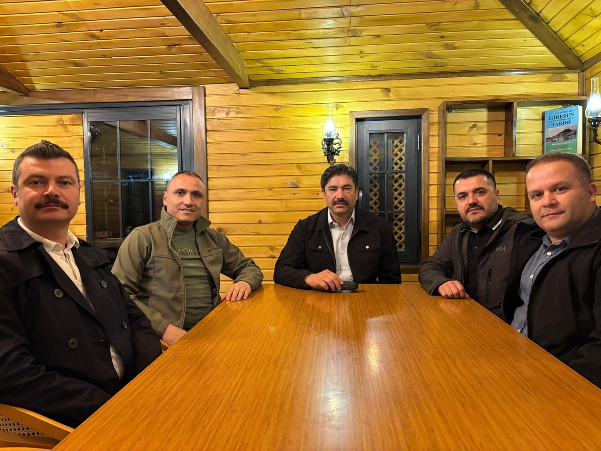 BemBirSen28's tweet photo. Genel Başkanımız
Levent Uslu

Bu akşam Giresun’da bizleri onurlandırarak ziyarette bulundular Giresun da görev yapan memurlarımızın sorun, beklenti ve taleplerine ilişkin istişareler gerçekleştirdi.
@Bem_Bir_Sen @Leventusl @eyupgurnal @MSL_AYDIN @mstfzvl https://t.co/Cu2GKPas8A