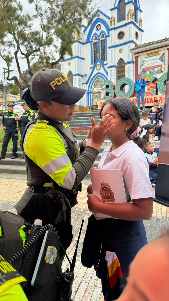 Policía de Tránsito Bogotá tweet media