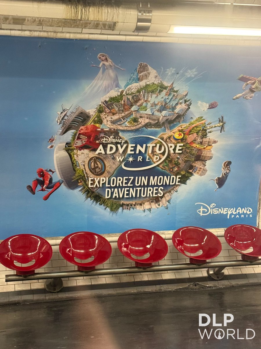 DLP_World's tweet photo. Un peu plus d’un mois après l’inauguration officielle de Disney Adventure World et de World of Frozen à Disneyland Paris, une nouvelle campagne publicitaire fait son apparition dans le métro parisien : https://t.co/vD4Tn5FI1p