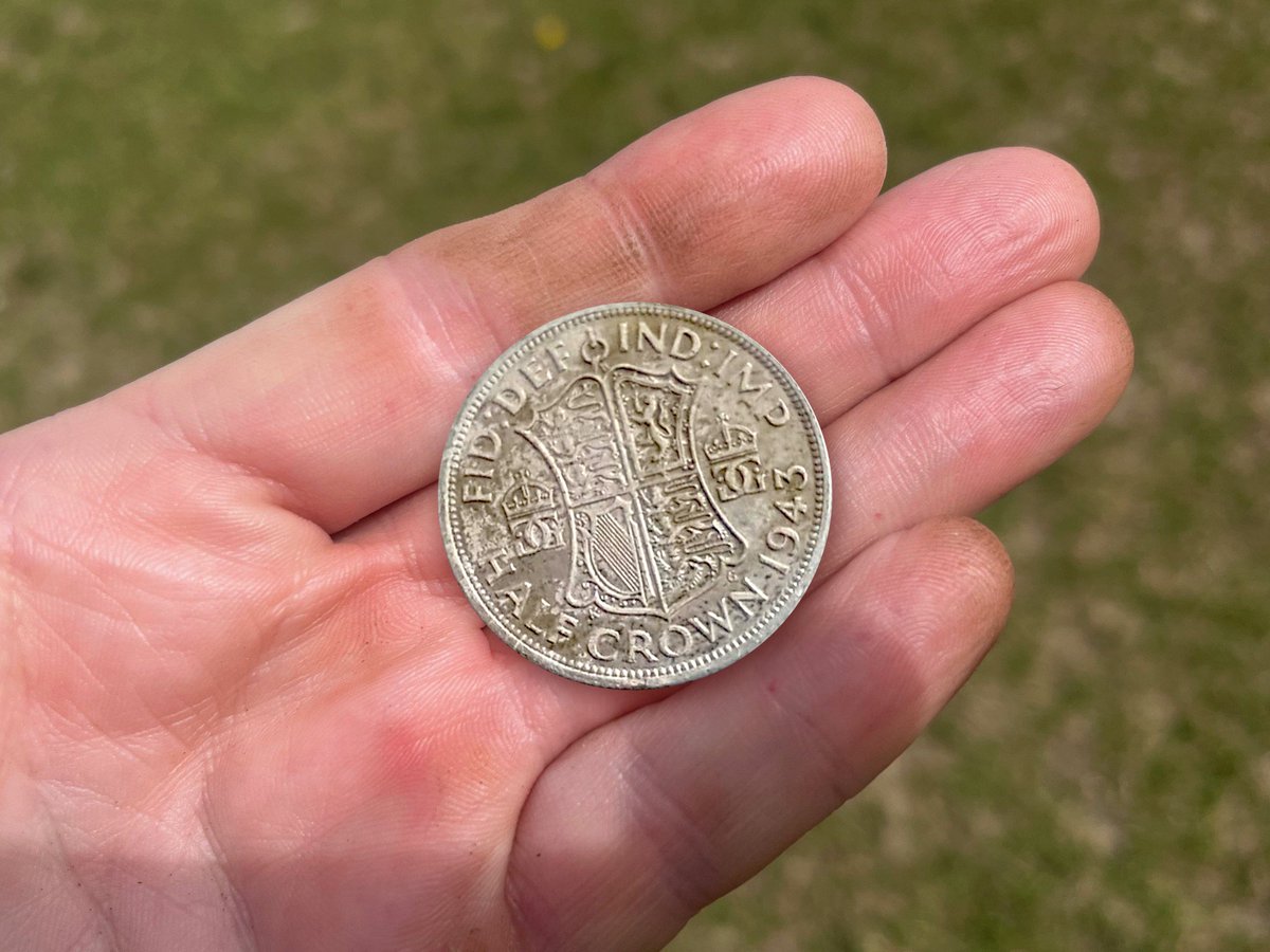 BeardedBleepers's tweet photo. Our latest episode is now live!
An incredible day metal detecting at the old Tadworth WW1 training camp, uncovering military relics, coins and a fascinating soldier’s ID tag made from a German coin.
Watch here: https://t.co/z0lcfSXRyu
#metaldetectinguk #ww1 #equinox900 https://t.co/edAIGj8BGJ