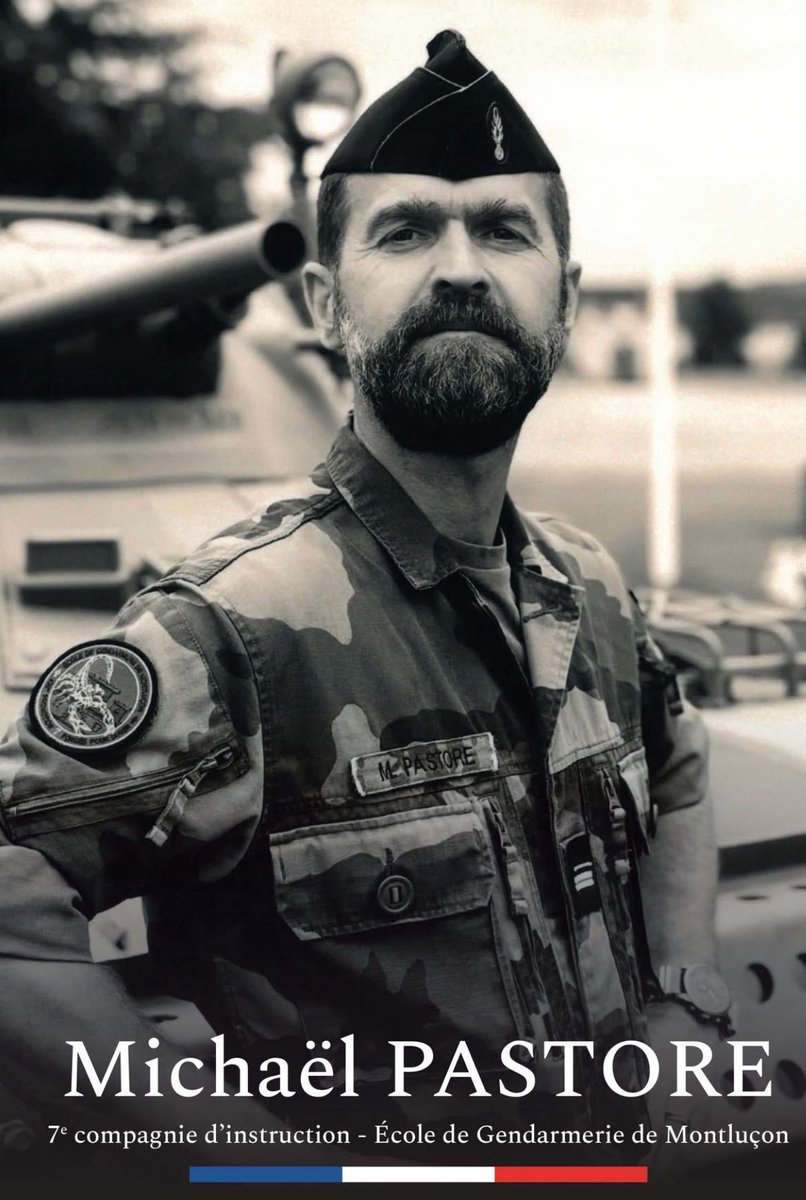 Fs_francaises_'s tweet photo. C'est avec une immense tristesse que nous apprenons le décès du Major Michaël Pastore, cadre instructeur de la 7e compagnie de l'école de gendarmerie de Montluçon.

Affecté à l'école depuis 2019, nous retiendrons de lui l'image d'un cadre dynamique, enjoué et apprécié de tous.

Michaël Pastore allait avoir 50 ans cet été. Il était pacsé et beau-père de 4 enfants.

Ne jamais oublier. 🖤