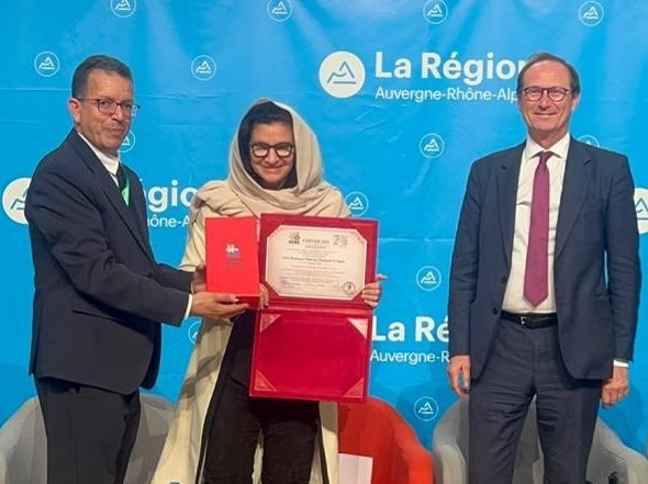 ابارك لصاحبة السمو الأميرة البروفسورة مشاعل بنت محمد آل سعود فوزها بجائزة "التميز الإبداعي في مجال البحث العلمي"، وذلك ضمن فعاليات المؤتمر الدولي للشراكات العلمية والاستثمار المستدام .(GeoFuture Lyon 2026)