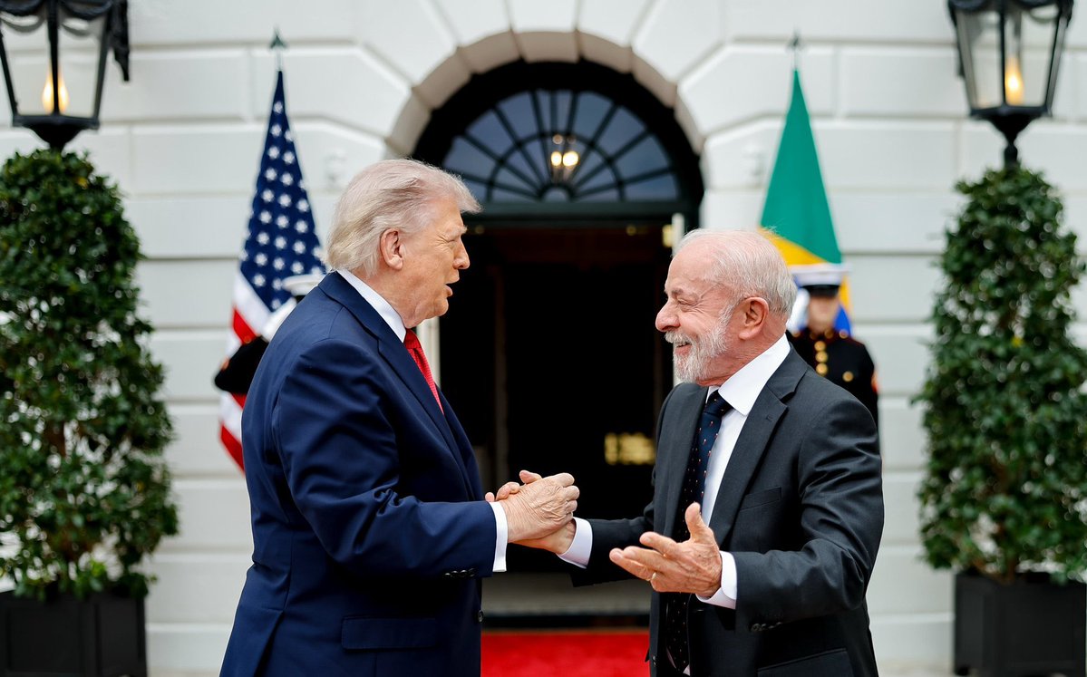 updatecharts's tweet image. Lula e Trump em novas fotos na Casa Branca.