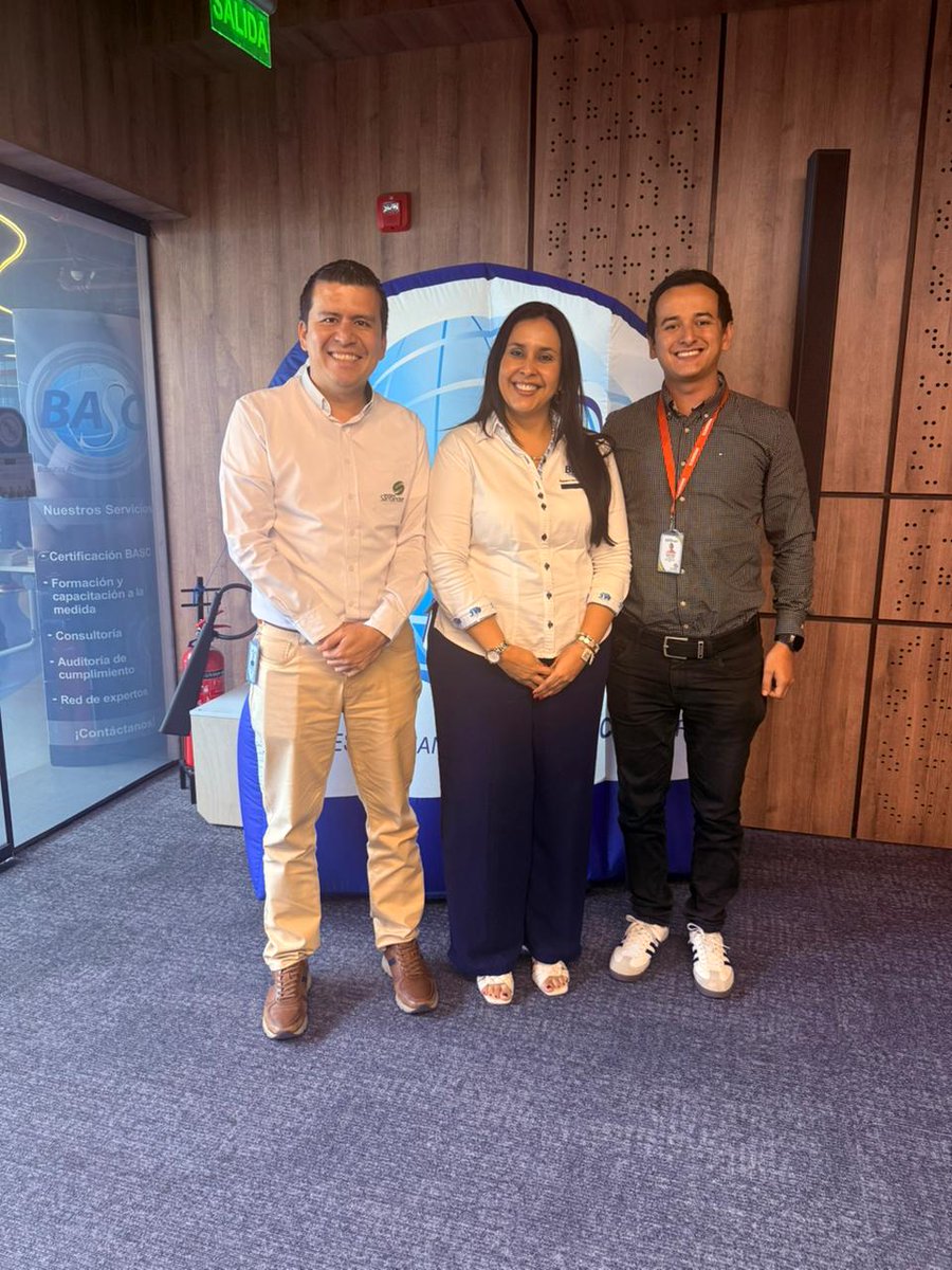 ZFSantander's tweet photo. En un entorno cada vez más exigente, la confianza es hoy uno de los activos empresariales más valiosos.

A eso le apostamos junto a @bascoriente, integrando espacios que fortalecen la seguridad, la transparencia y la confiabilidad en las operaciones y logísticas.🚀🌎 https://t.co/eYlGf4ghJL