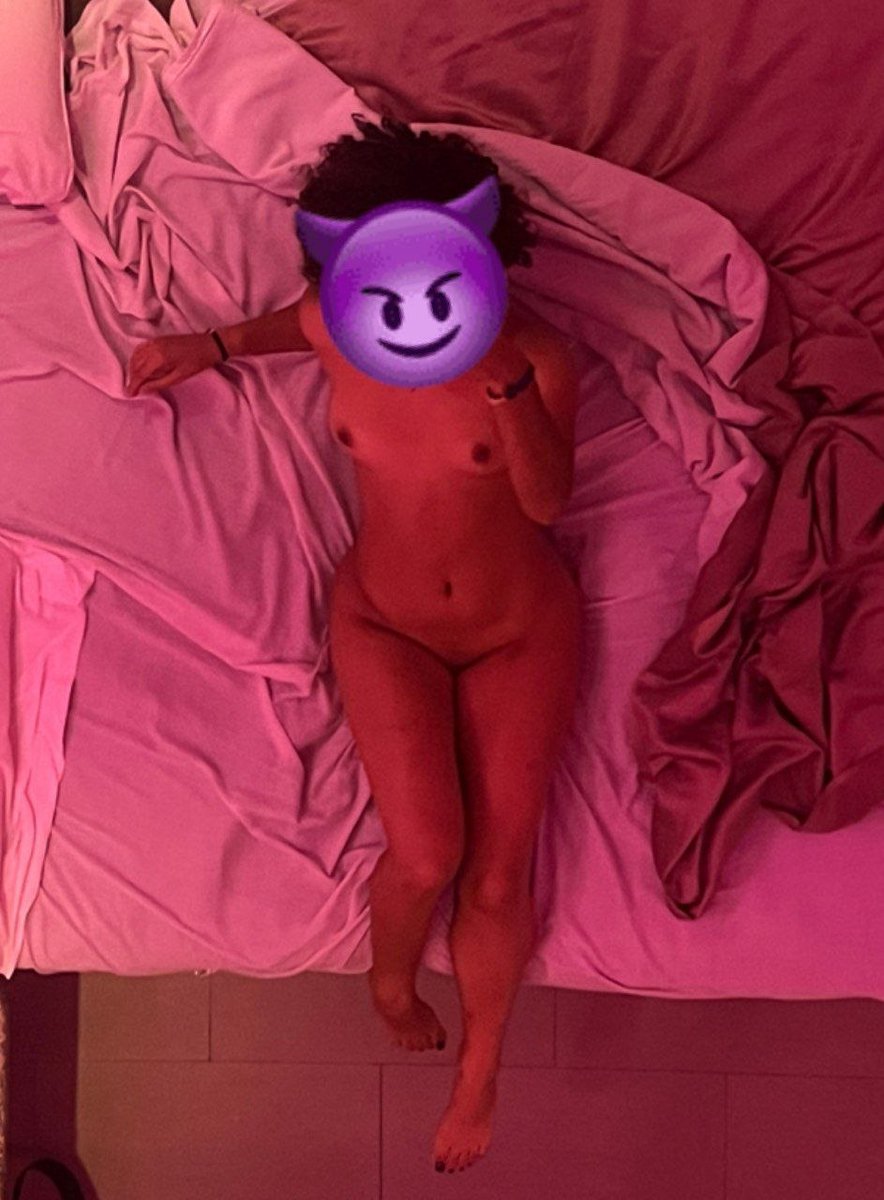 Victoria Martinez 😈😏 tweet media