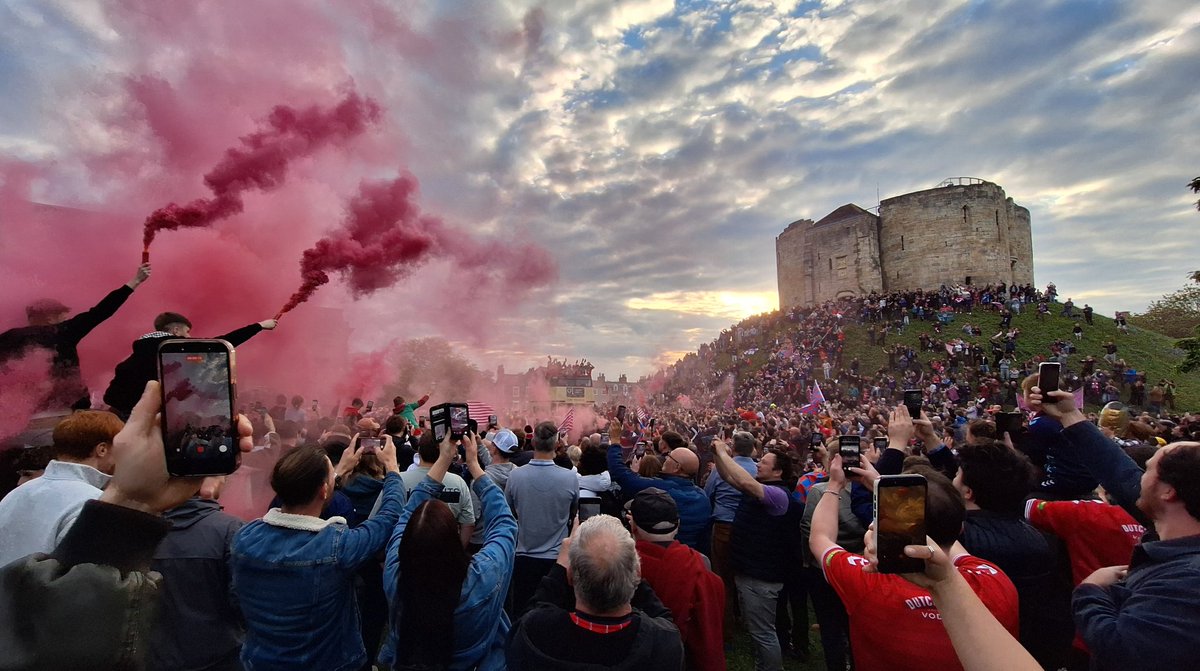 herdygerdy10's tweet photo. Red Army #YCFC https://t.co/RZKFap7xIV