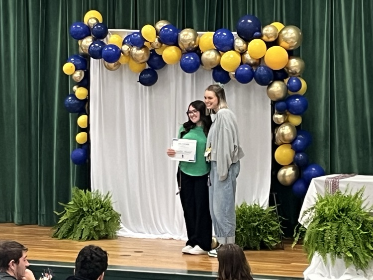 AtcGreenup's tweet photo. FBLA Seniors continued...@GCATCFBLA1 https://t.co/KkCcMNDjEs