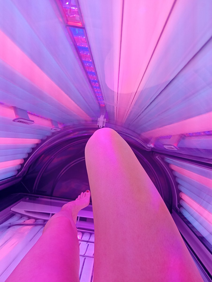 Annabelle168205's tweet photo. sunbed &amp; bad decisions ♡
free page while i wait for verification… come say hi x
https://t.co/NA5nz1qwMV

#onlyfans #freeonlyfans #onlyfansgirl #onlyfansuk #newonlyfans #ofgirl #ukcreator #altgirl #egirl #heels #feet #softdomme #findom #paypig #lingerie #tease #brat #spoiling https://t.co/AKqJFywSng