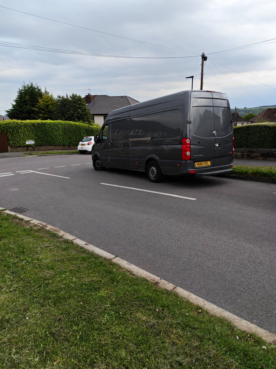 1jonterry's tweet photo. #parkinglikeatwat https://t.co/X0kyoBvG8a