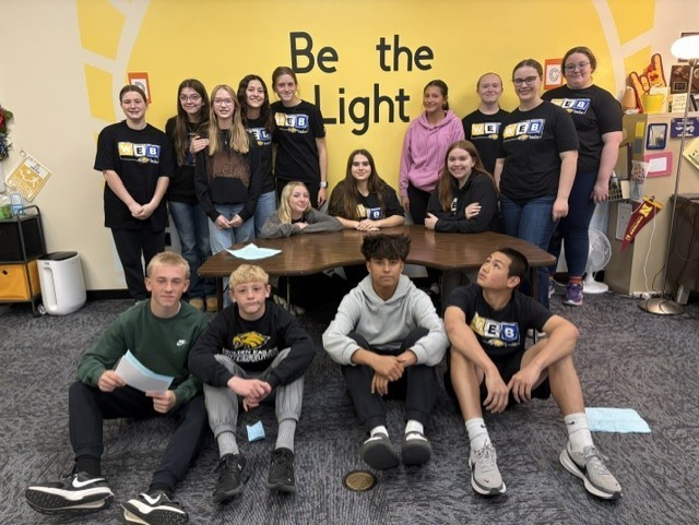 AberdeenSMS's tweet photo. Golden Crew has had a busy few weeks!  We started our visits to the elementary schools to host a Q&amp;A panel for 5th graders.  Simmons Elementary and Lincoln Elementary were up first.  Our incoming 6th graders learned a lot about middle school! https://t.co/7SEalwLLZV