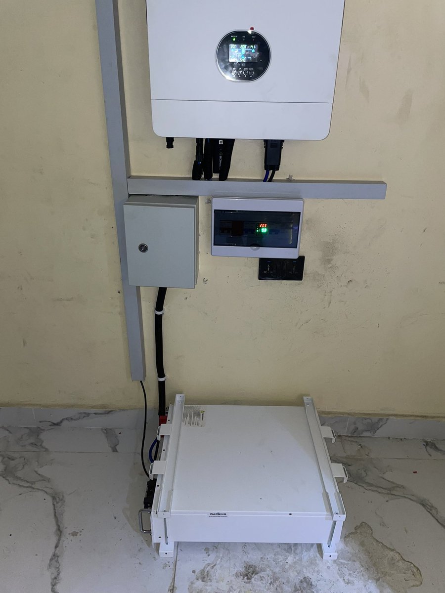 EcopulseTech's tweet photo. Another 6kva inverter with 5kwh battery and 4 pcs of 680 watts solar panel installed at Ologolo for just 3.5 million✅

Send a dm and let’s solve your power problem today🙂‍↔️ https://t.co/YtbVeVNL6z