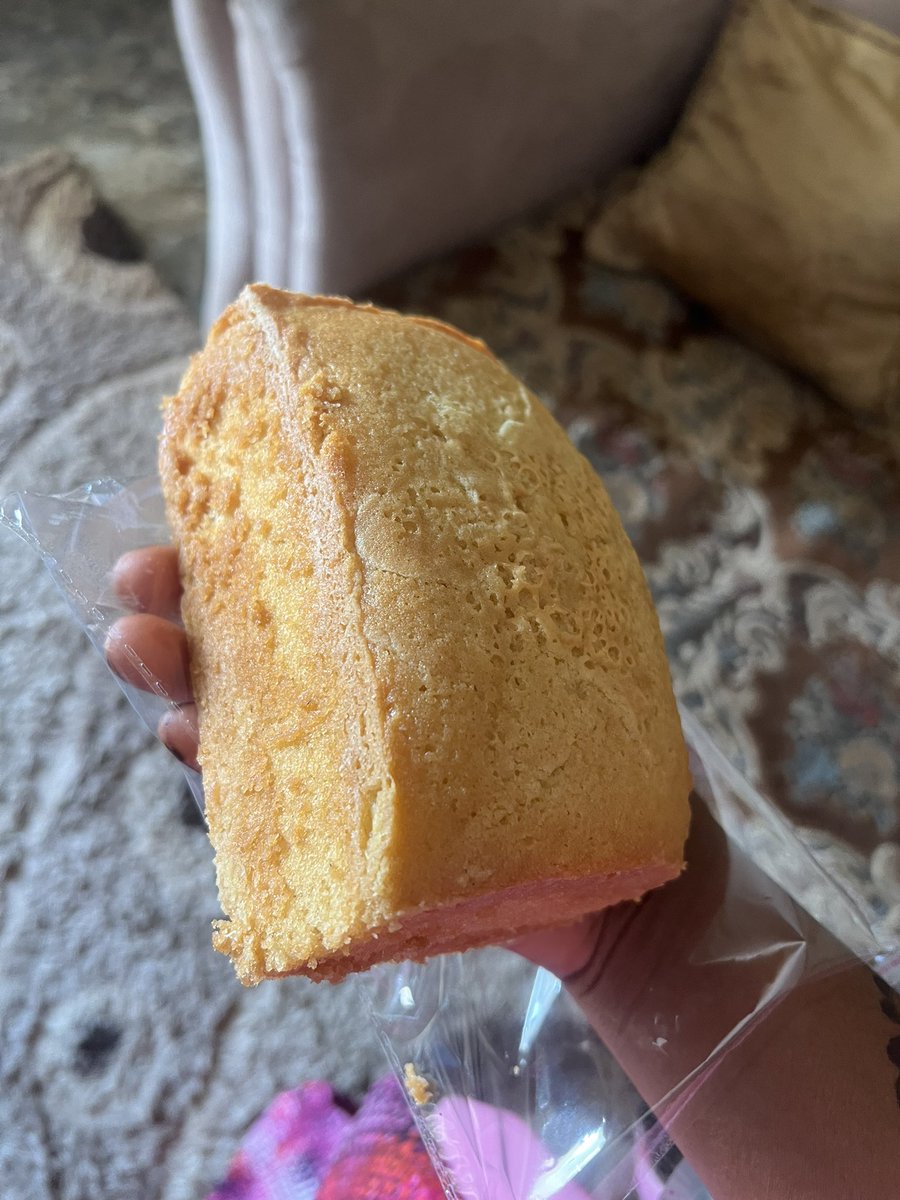 ___Bils's tweet photo. Two loaves of this yummy, moist vanilla cake available 

5k only https://t.co/fgFpmducY4