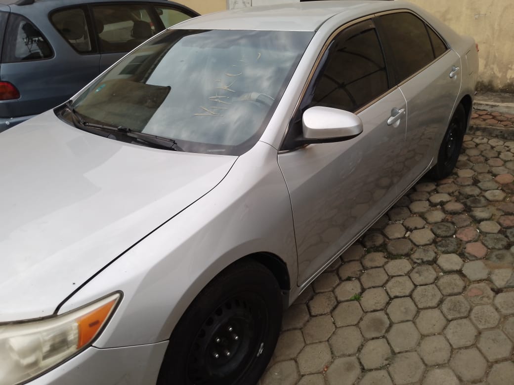 iam_john_son's tweet photo. Toyota Camry 2013 (Direct U.S. Spec) 🇺🇸
Very clean and well maintained. ✔️ Accident free
✔️ Engine and gear working perfectly
✔️ AC chilling perfectly
✔️ Fabric interior
✔️ Smooth drive
Just a minor dent around the left rear light area — easy fix.
Location: Lagos, Nigeria. https://t.co/5Kyr7Fq7Y6