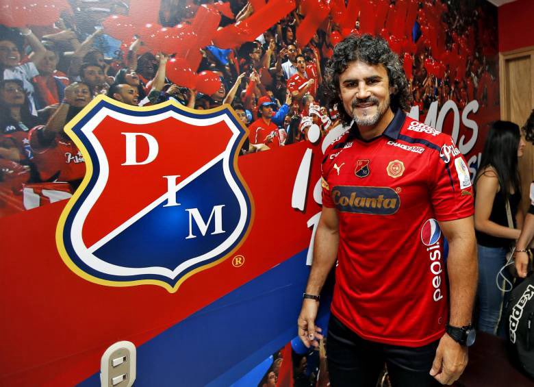 Varias conversaciones telefónicas, pero aun no se reúnen.
Una buena nueva para el <a href="/DIM_Oficial/">DIM</a>. 
El Súper Crack Leonel Álvarez cerquitica de ser el nuevo DT del EQUIPO DEL PUEBLO.
¡Aleluya! ¡Aleluya! ¡ALELUYA!