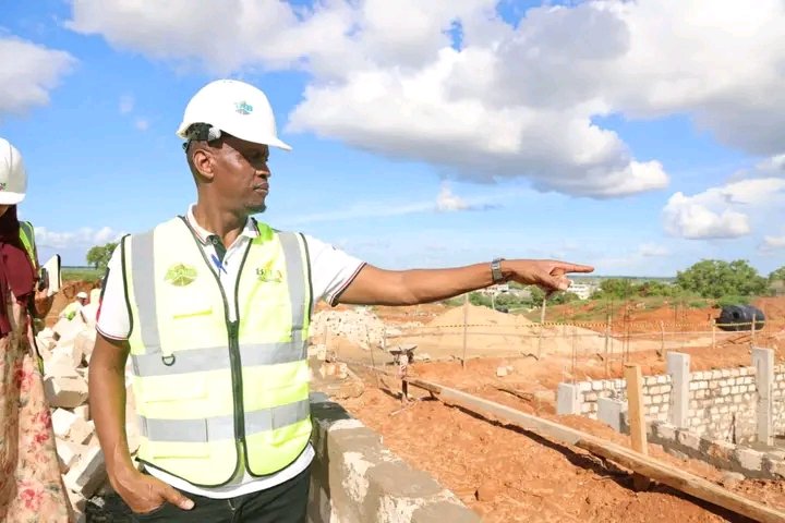 MuleHon1's tweet photo. Together with members of the National Assembly Committee on Housing, Urban Planning and Public Works inspecting various projects in Galore and Garsen, Tana river county. https://t.co/J3kNPeIHiV