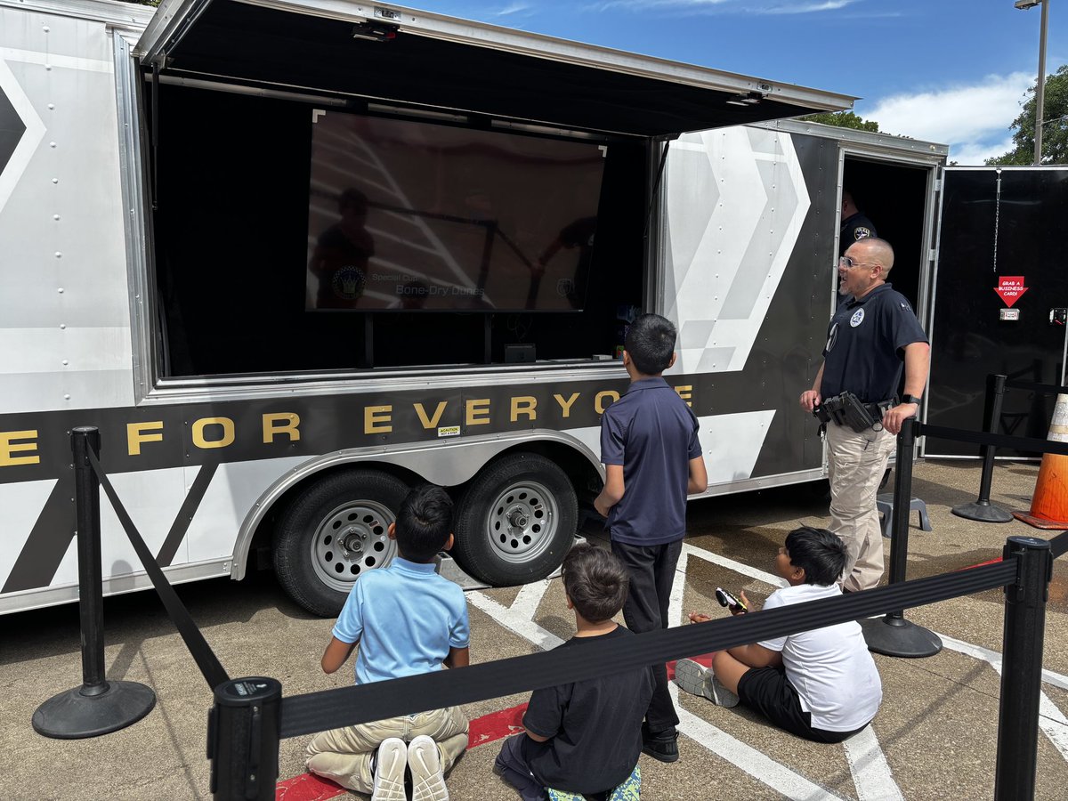 JODavisES1's tweet photo. Today was our MOY MAP Growth celebration! 🎉 Students celebrated with gaming trucks 🎮 and a bubble party! 🫧 #JODsquad https://t.co/zZTu2fBzoU