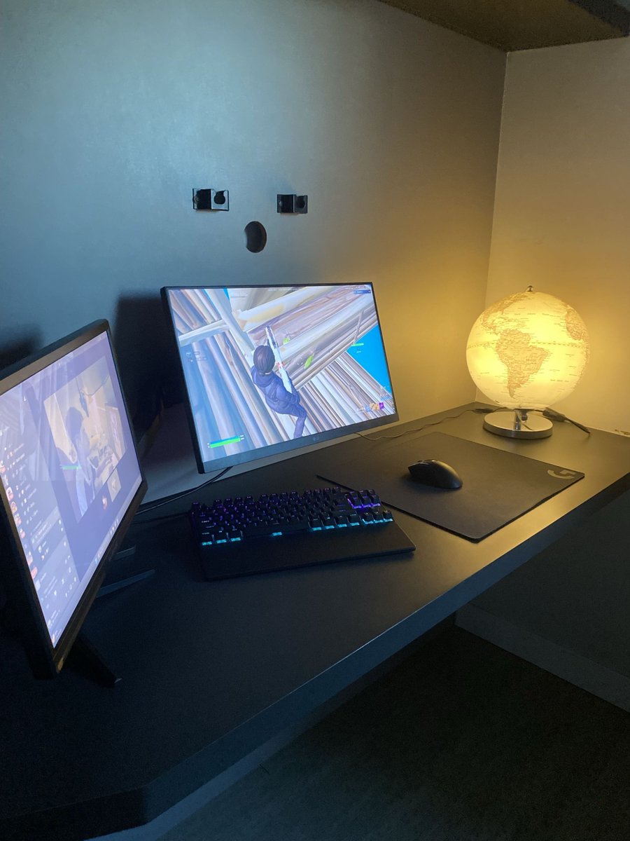 jsraii's tweet photo. @dengoso Surreal

apex pro tkl GEN 3
mouse delux m900 pro 
mouse pad da logitech
monitor aoc 180hz
monitor secundario 75hz

PC- 3060 , ryzen 5600x , placa mae B550M https://t.co/zqoPoETljo