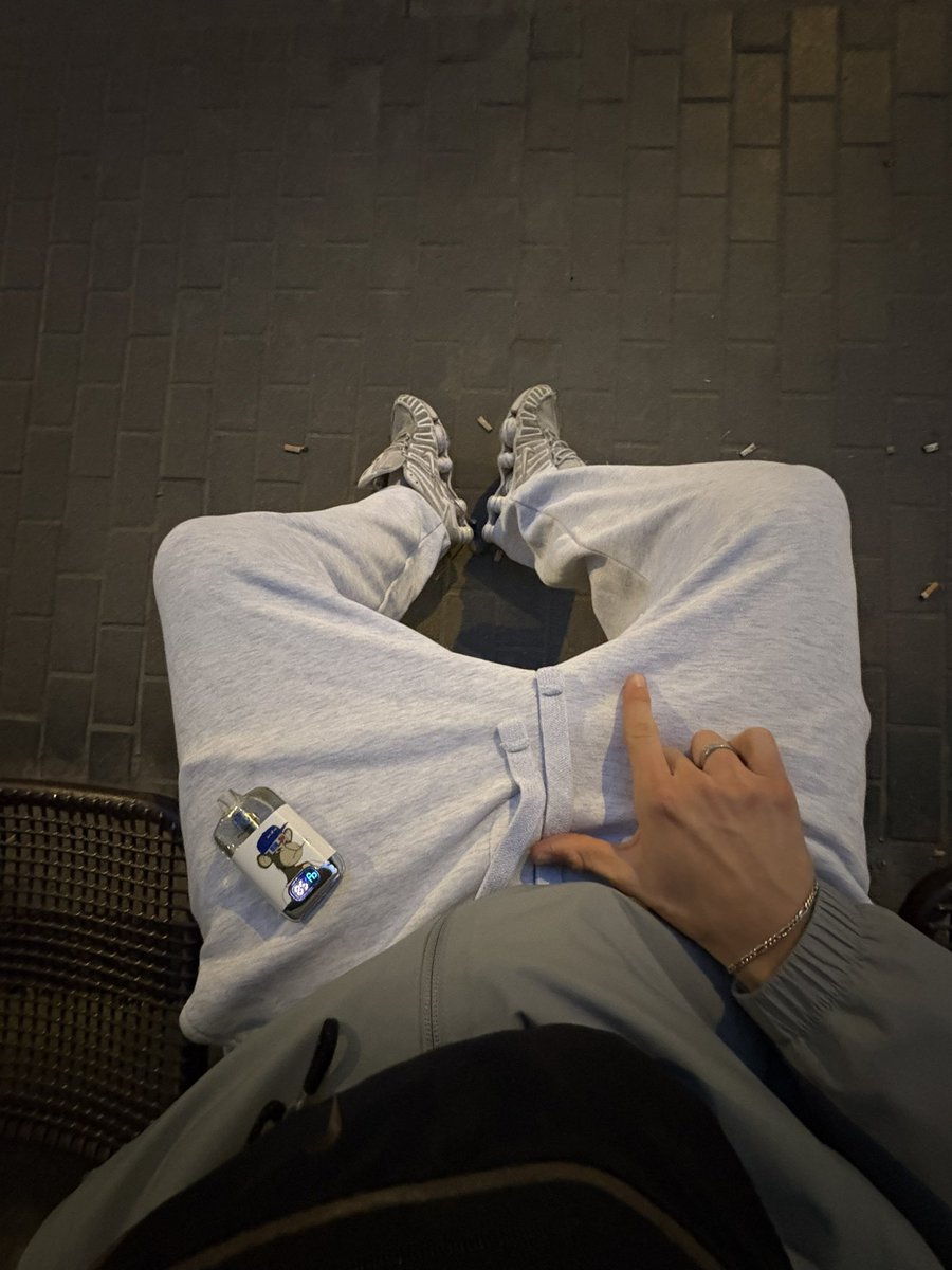 Luis54873760299's tweet photo. Los ihr looser holt raus was ihr könnt und kauf mir neue Schuhe!!😴🤡💸

#geldsklave #zahlschwein #cashmaster #zahlsklave #findom #paypig #alpha #feetdom #füße #master #getragenesocken #sklave #dom #feet #socks #slave #cash #payme #zahlnutte
@JamesCashm15047 https://t.co/F3l4XXAFJt