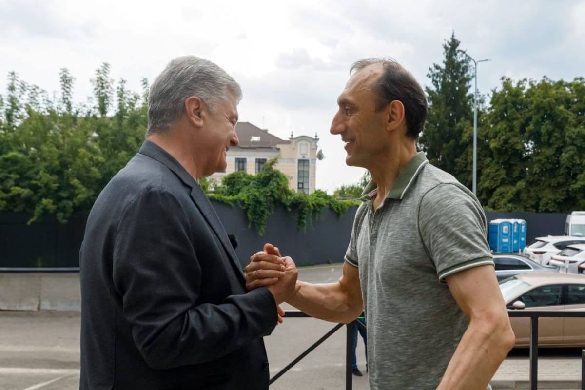 Бойовому розвіднику Роману Червінському дозволили повернутися до служби у війську! 
 
Роман є одним із найдосвідченіших офіцерів — людиною, чия робота переважно залишається в тіні. Але результати говорять самі за себе. Саме завдяки його операціям було ліквідовано ватажків так