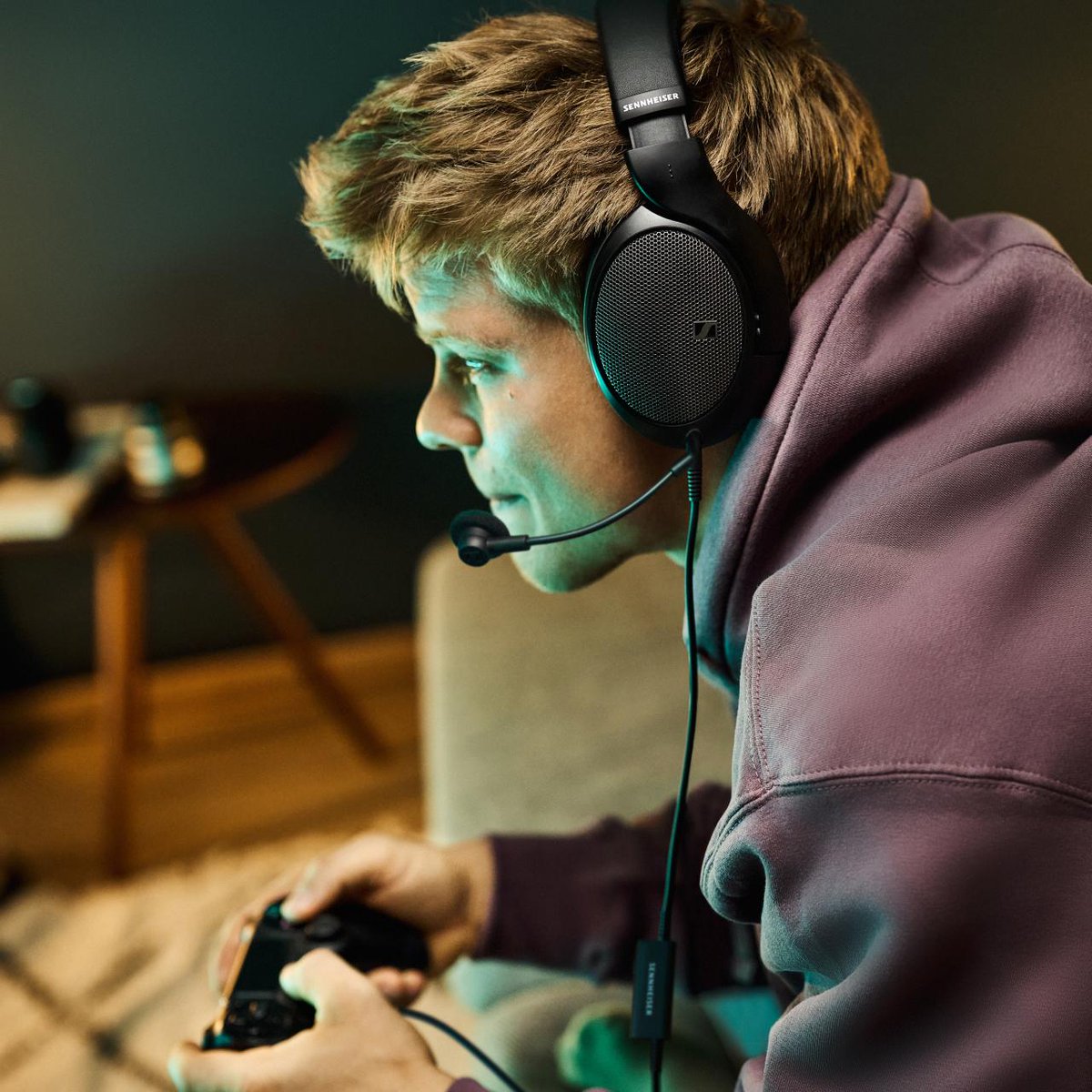 Sennheiser's tweet photo. Why choose between great sound and great comms?
The headphones deliver audiophile-grade audio. The HD 500 BAM mic delivers pro communication.
Together? Game over. ๐พ
#HD500BAM #HD560S #HD550 #HD505 #HD620S https://t.co/DI0r5fkFB7
