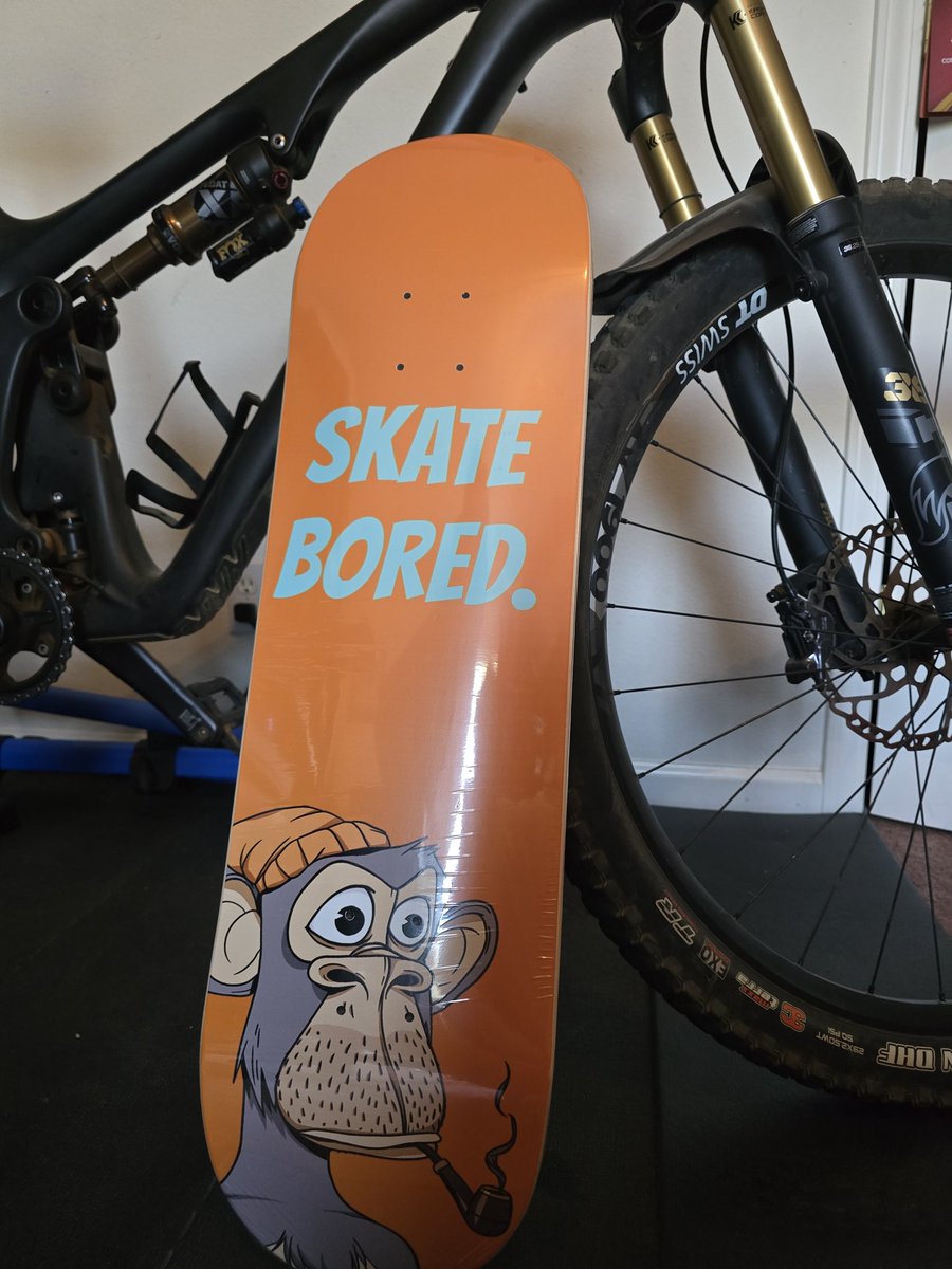 kaosmuppet's tweet photo. Mail call! Custom deck and fingerboard from @BoardPusher. https://t.co/MDezhK9dvn