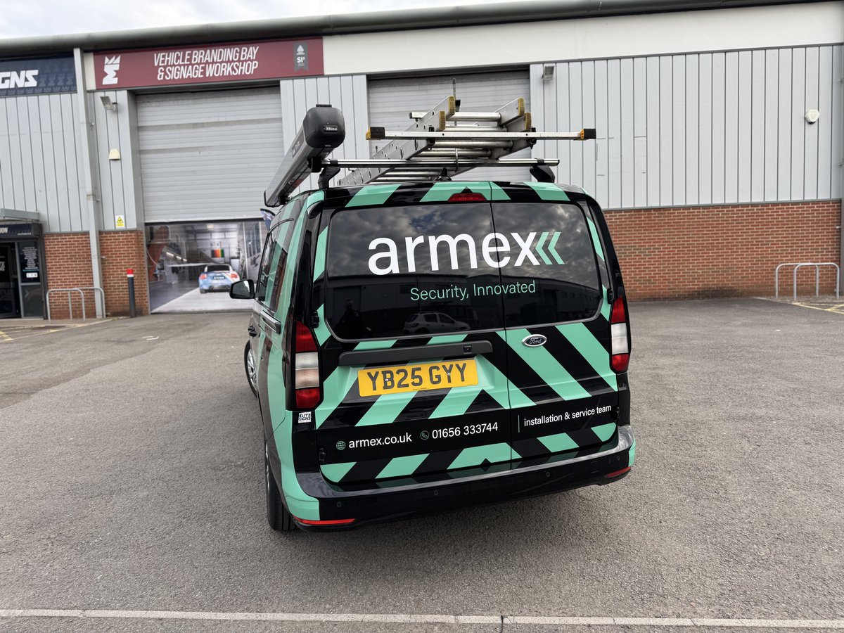 EliteSigns's tweet photo. Armex’s installation &amp; service team now rolling out in style 🔐
Second Ford Transit Connect complete in the growing fleet. 
#standoutwinbig https://t.co/mm1k7SHmUf