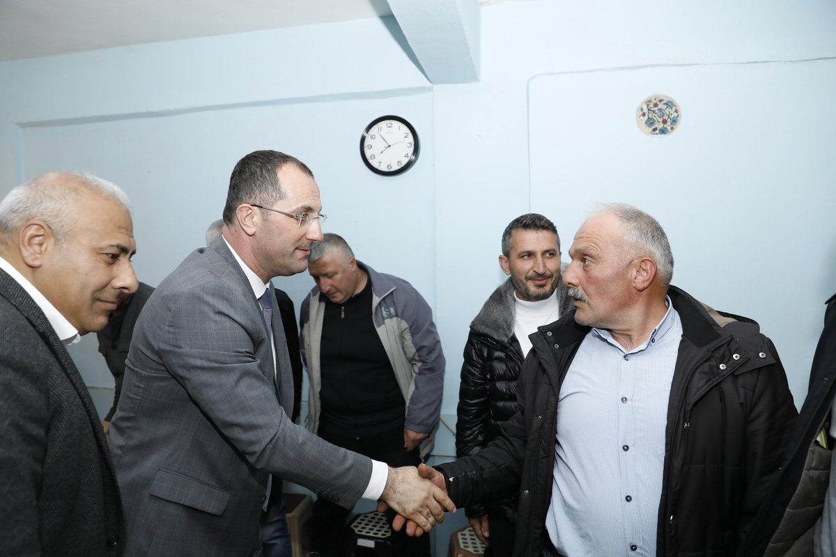 osman_ekim's tweet photo. 📍 TİSKİ Genel Müdürümüz İbrahim Kul ile birlikte Akçaköy’de vatandaşlarımızla bir araya geldik.

Mahallemizin ihtiyaçlarını yerinde değerlendirdik, hemşehrilerimizin talep ve önerilerini dinledik. 🤝

Akçaabat’ımızın her noktasında ortak akıl ve güçlü iş birliğiyle çalışmalarımızı sürdürmeye devam ediyoruz.