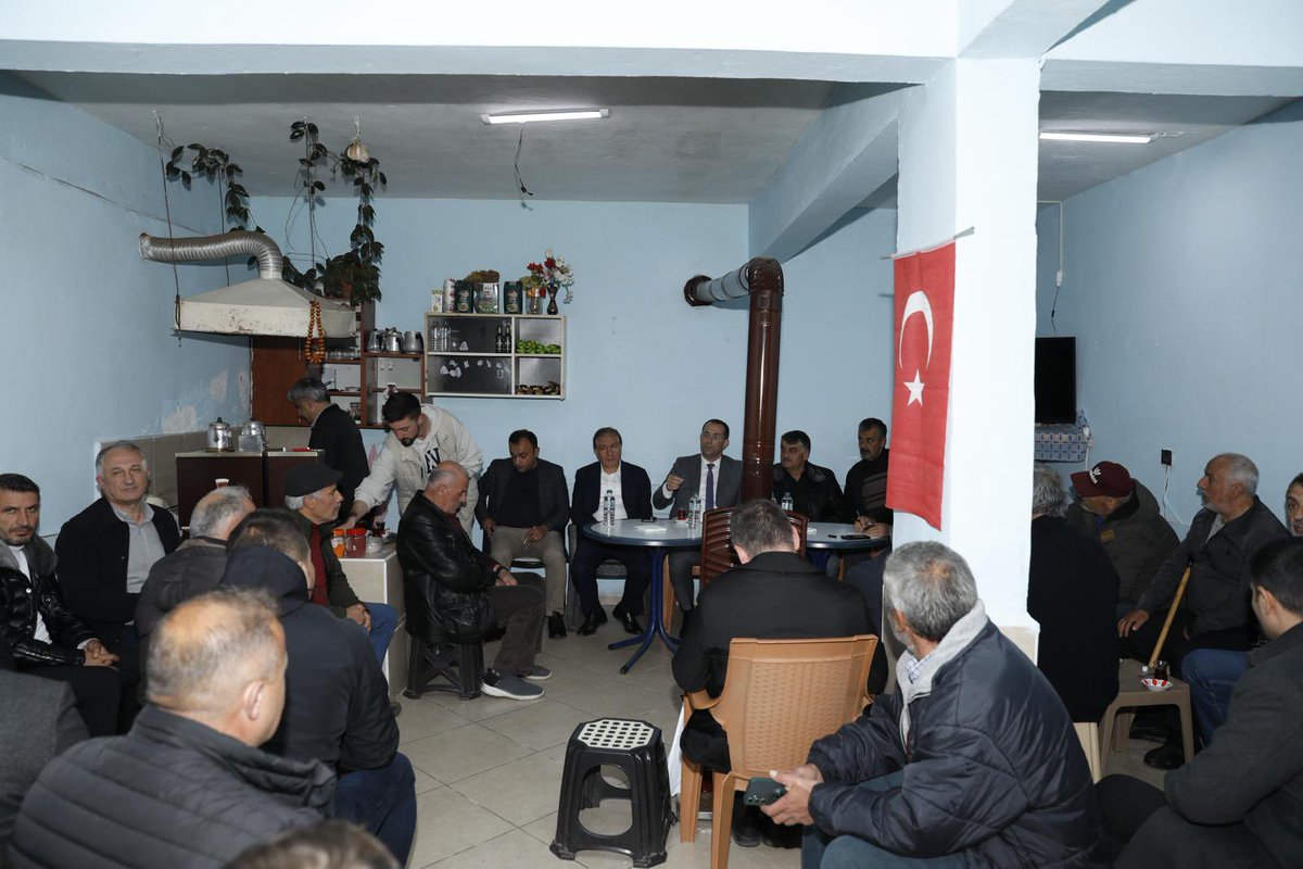 osman_ekim's tweet photo. 📍 TİSKİ Genel Müdürümüz İbrahim Kul ile birlikte Akçaköy’de vatandaşlarımızla bir araya geldik.

Mahallemizin ihtiyaçlarını yerinde değerlendirdik, hemşehrilerimizin talep ve önerilerini dinledik. 🤝

Akçaabat’ımızın her noktasında ortak akıl ve güçlü iş birliğiyle çalışmalarımızı sürdürmeye devam ediyoruz.