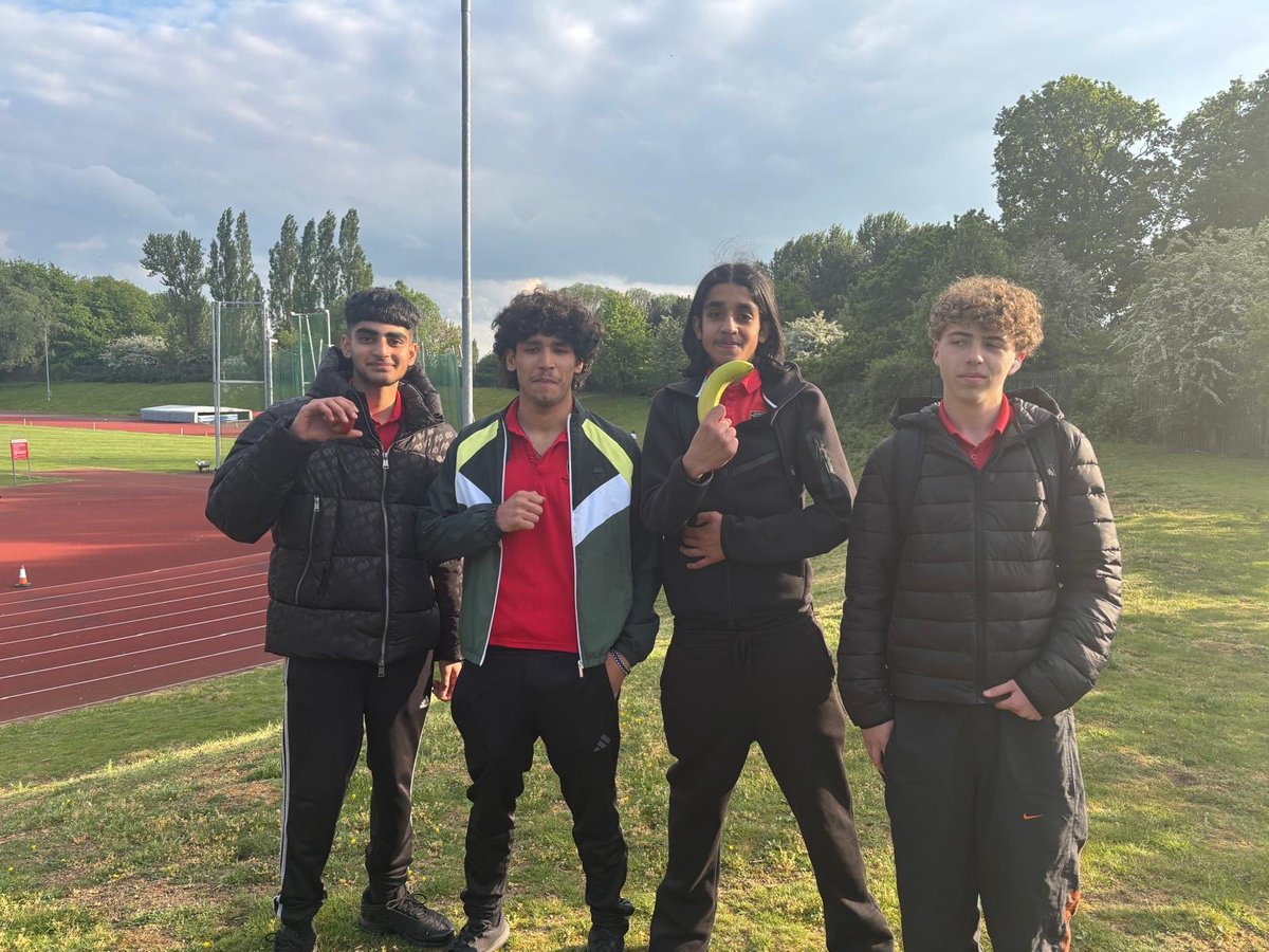 IcknieldPE's tweet photo. Our year 10 and 11 students competed tonight in the intermediate athletics cup and did fantastically well. Massive congratulations to our 3 students who qualified for the county athletics competition next month! Well done Mansourah, Caitlyn and Maria 👏 🥇 🥈 #schoolathletics https://t.co/8GkRpCUCXf